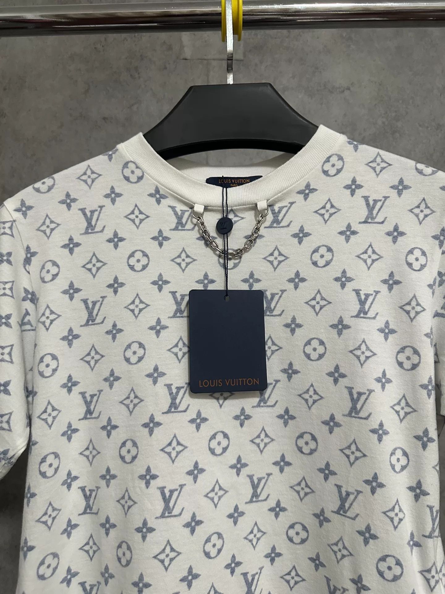 Louis Vuitton Louis Vuitton Monogram Short-Sleeve T-Shirt Size XS / US 0-2 / IT 36-38 - 2 Thumbnail