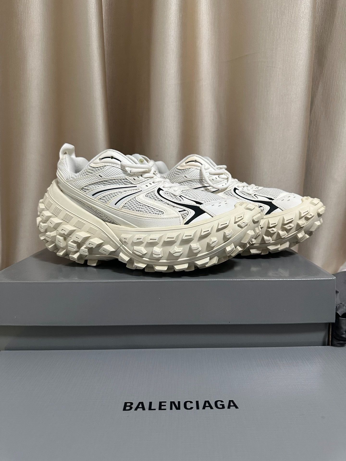 Balenciaga Balenciaga Defender Sneakers Size US 9 / EU 42 - 4 Thumbnail
