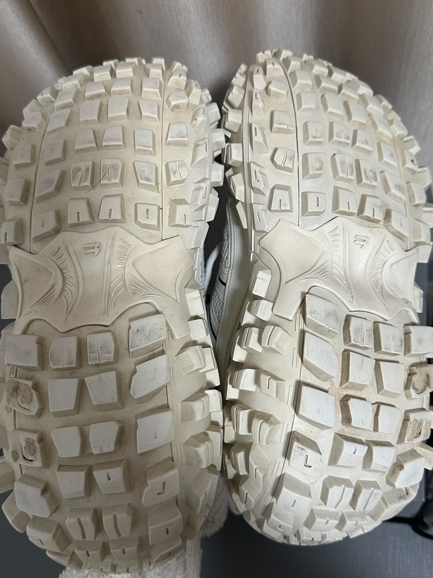 Balenciaga Balenciaga Defender Sneakers Size US 9 / EU 42 - 8 Thumbnail