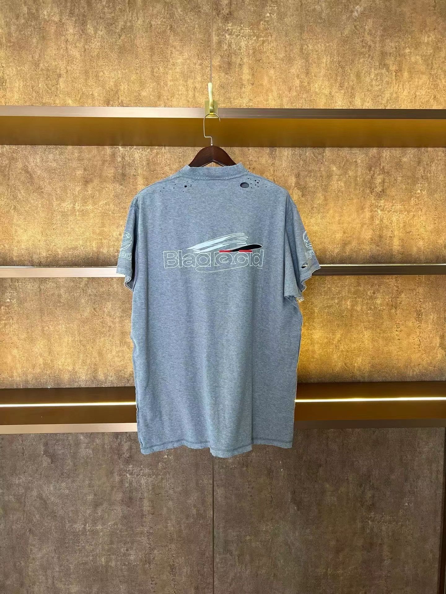 Balenciaga Balenciaga Distressed Short Sleeve Size US S / EU 44-46 / 1 - 2 Thumbnail