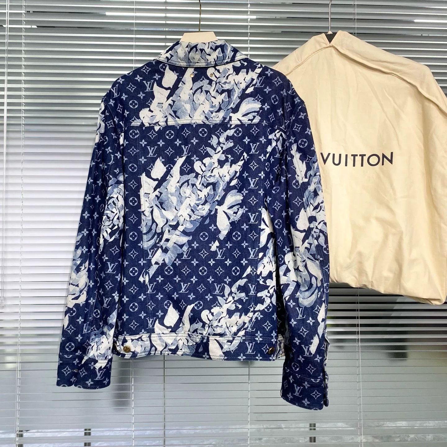 Louis Vuitton LV 2025 Monogram Denim Jacket Size US M / EU 48-50 / 2 - 2 Thumbnail
