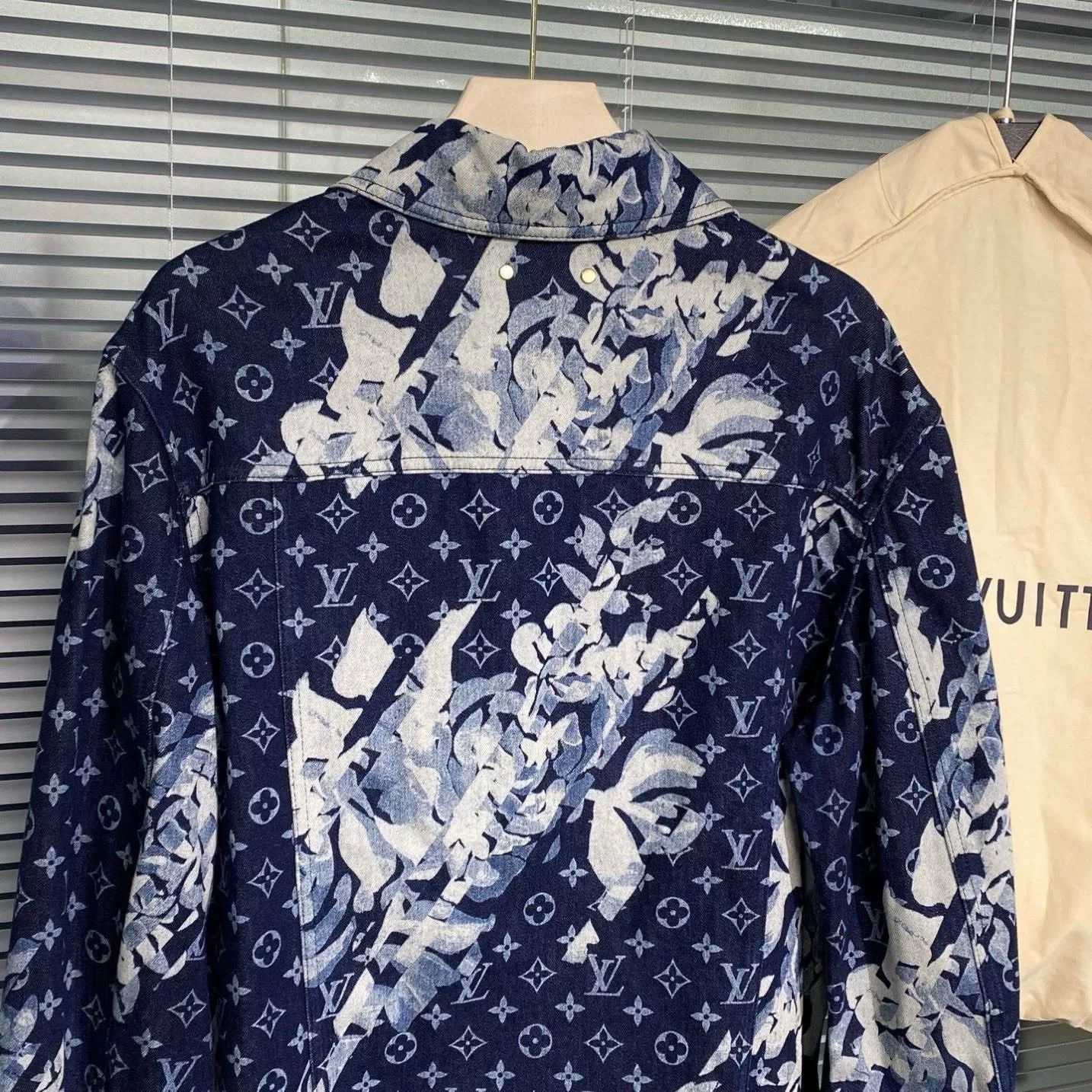 Louis Vuitton LV 2025 Monogram Denim Jacket Size US M / EU 48-50 / 2 - 6 Thumbnail