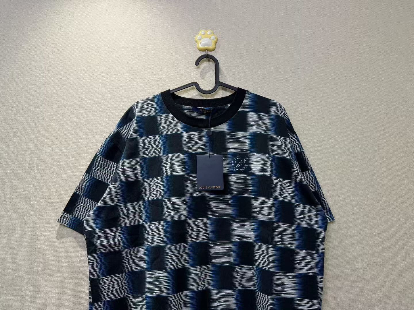 Louis Vuitton Louis Vuitton Checkered Logo Short Sleeve Size US XL / EU 56 / 4 - 2 Thumbnail