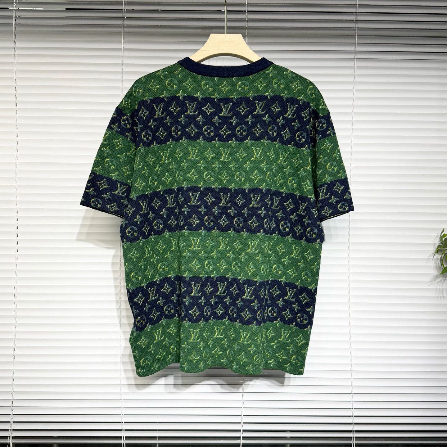 Louis Vuitton LV Knit Short-Sleeve Logo T-Shirt Size US XL / EU 56 / 4 - 2 Thumbnail