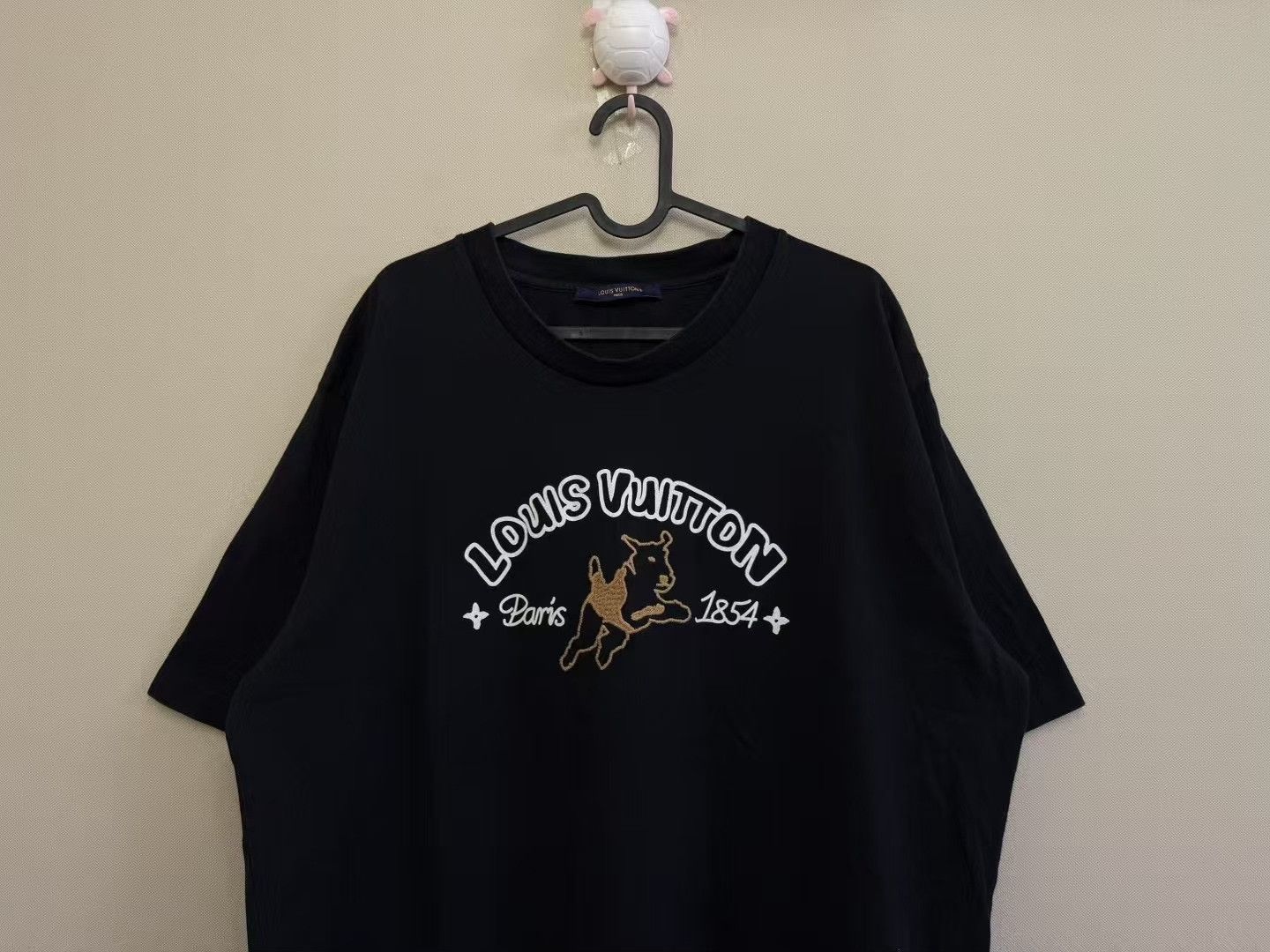 Louis Vuitton Louis Vuitton LV x Tyler Embroidered Puppy Tee Size US XXL / EU 58 / 5 - 2 Thumbnail