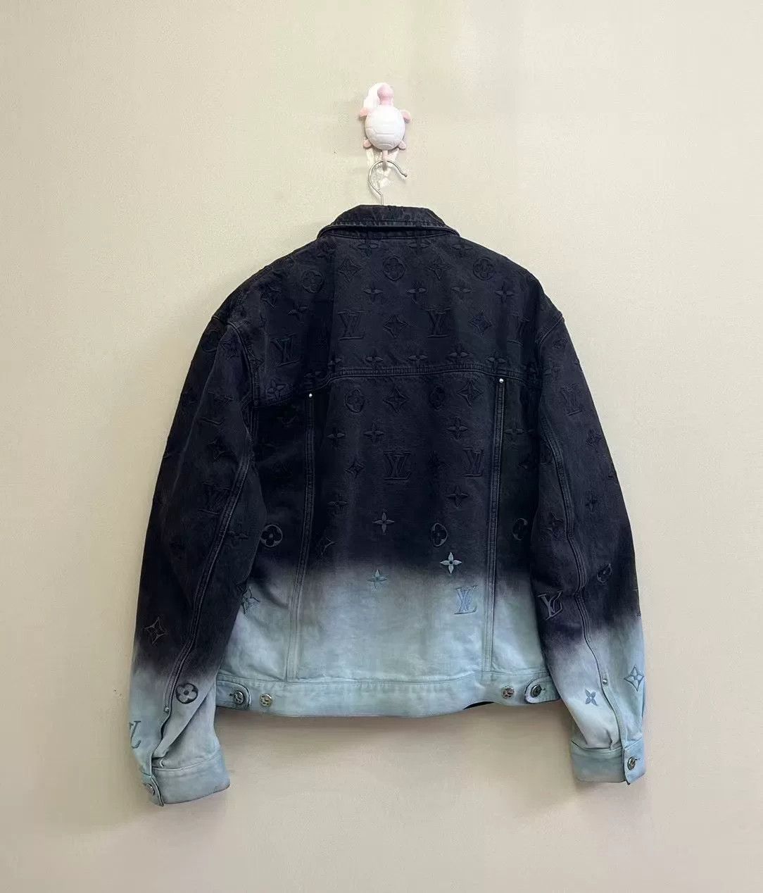 Louis Vuitton Louis Vuitton Gradient Logo Denim Jacket Size US XXL / EU 58 / 5 - 4 Thumbnail