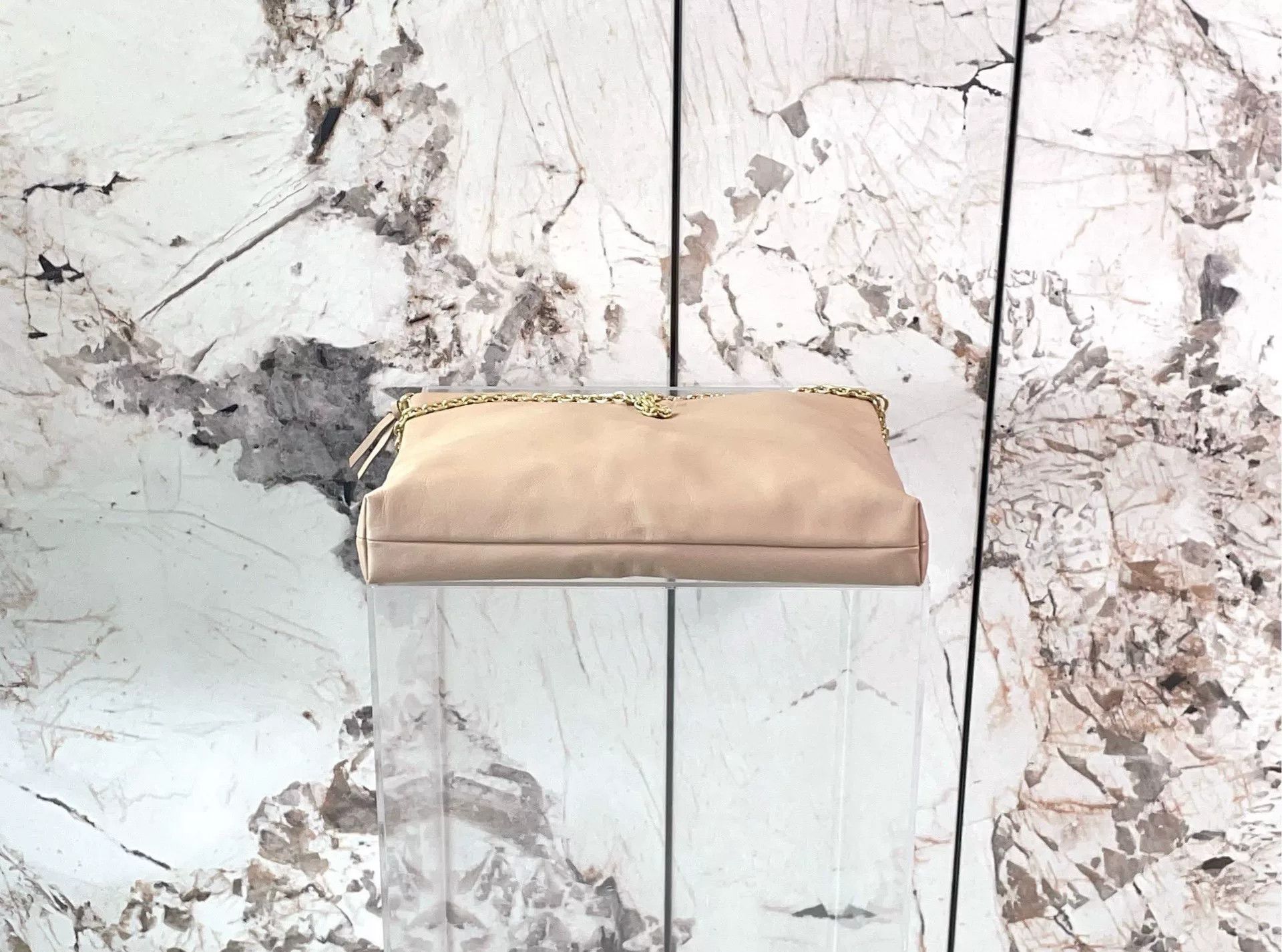 Miu Miu Pre-loved Bag Very good condition Size ONE SIZE - 4 Thumbnail