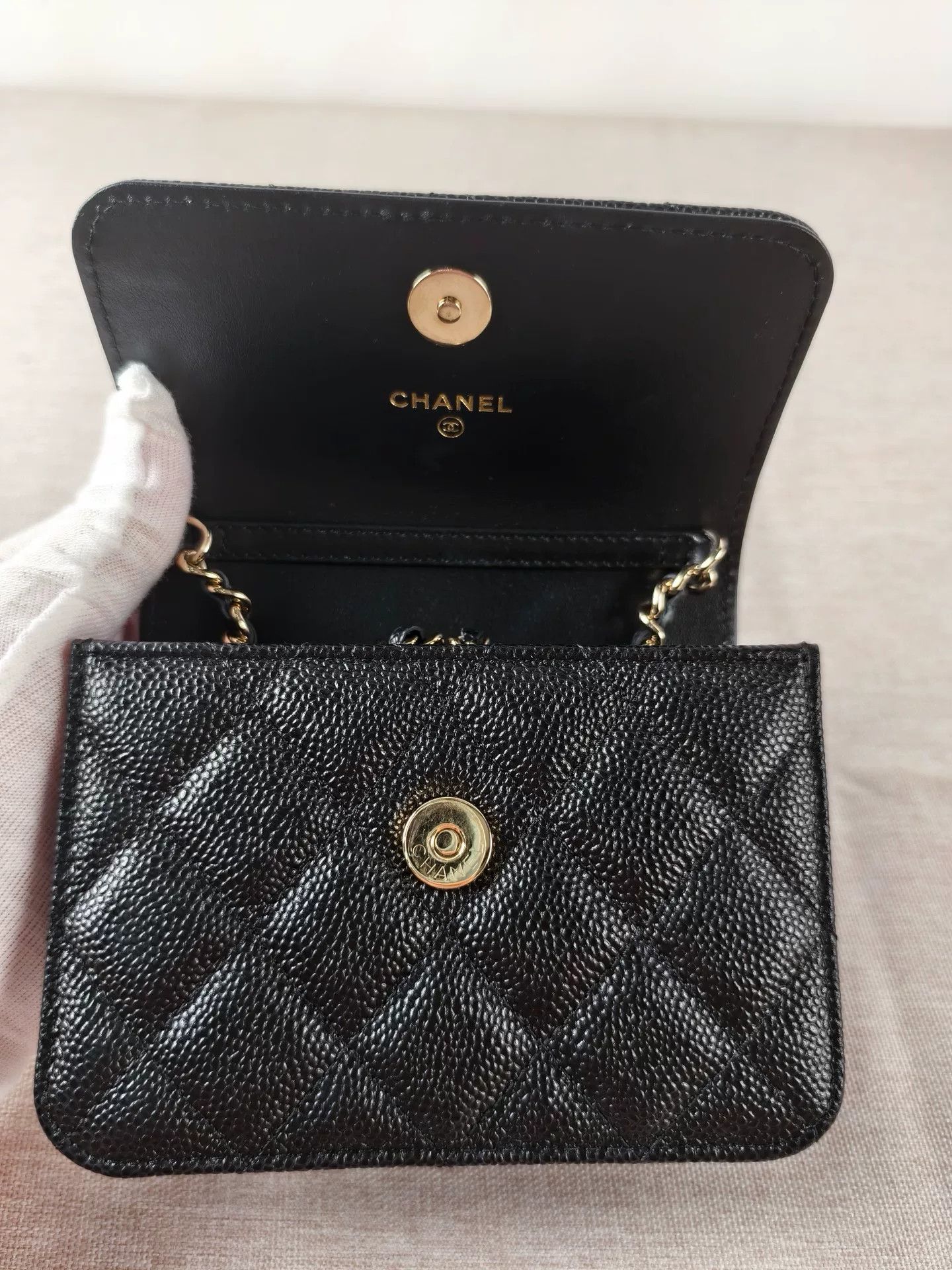 Chanel Pre-loved Bag Very good condition Size ONE SIZE - 7 Thumbnail