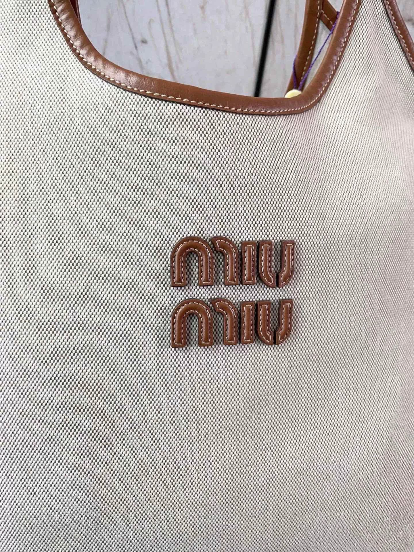 Miu Miu Pre-loved Bag Very good condition Size ONE SIZE - 7 Thumbnail