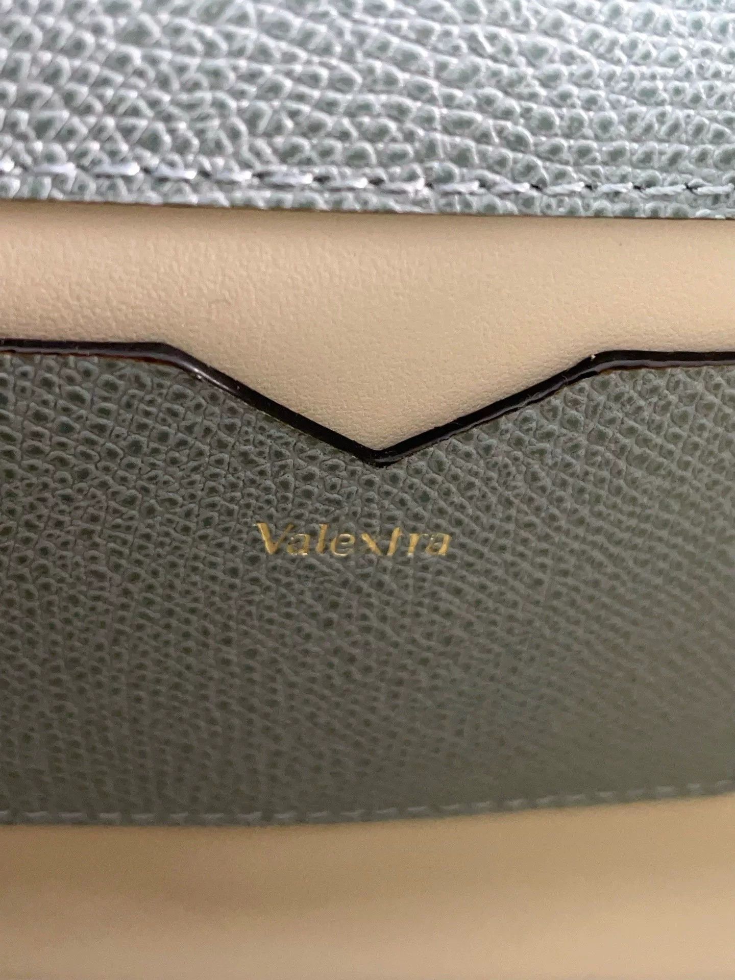 Valextra Pre-loved Bag Very good condition Size ONE SIZE - 8 Thumbnail