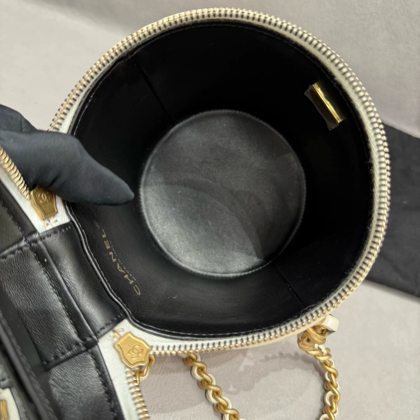 Chanel Pre-loved Bag Very good condition Size ONE SIZE - 3 Thumbnail