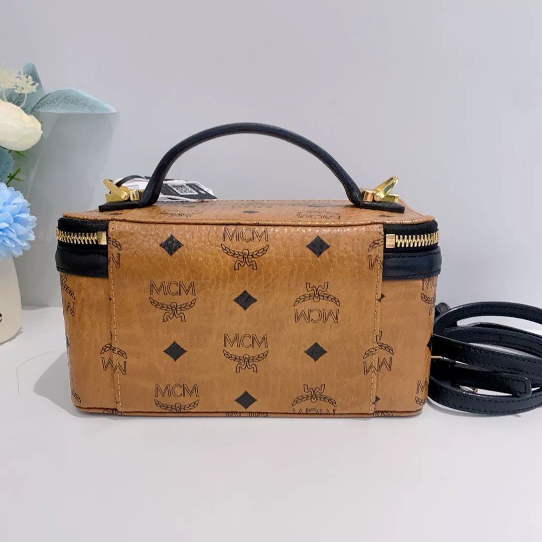 MCM Pre-loved Bag Very good condition Size ONE SIZE - 4 Thumbnail