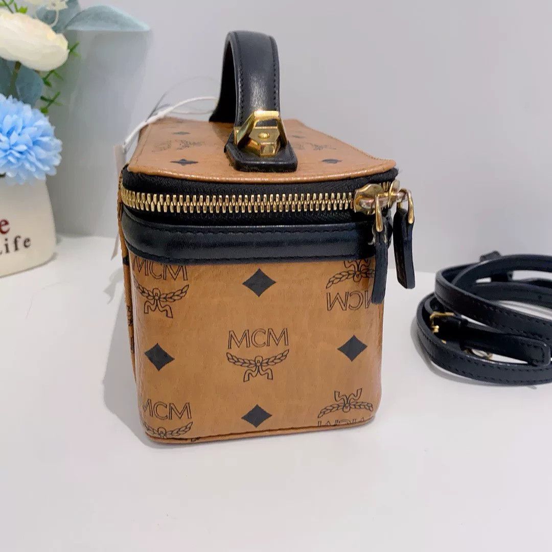 MCM Pre-loved Bag Very good condition Size ONE SIZE - 3 Thumbnail