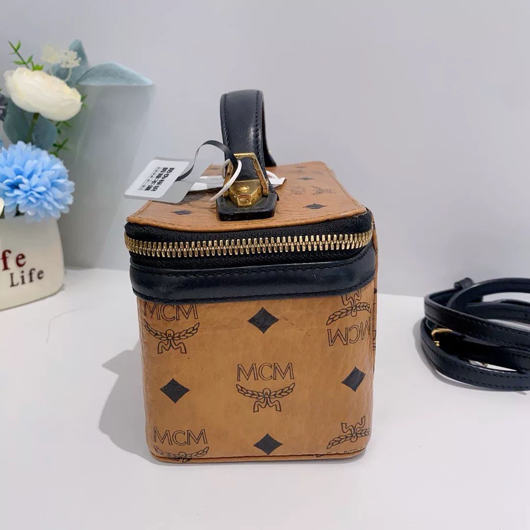 MCM Pre-loved Bag Very good condition Size ONE SIZE - 2 Thumbnail