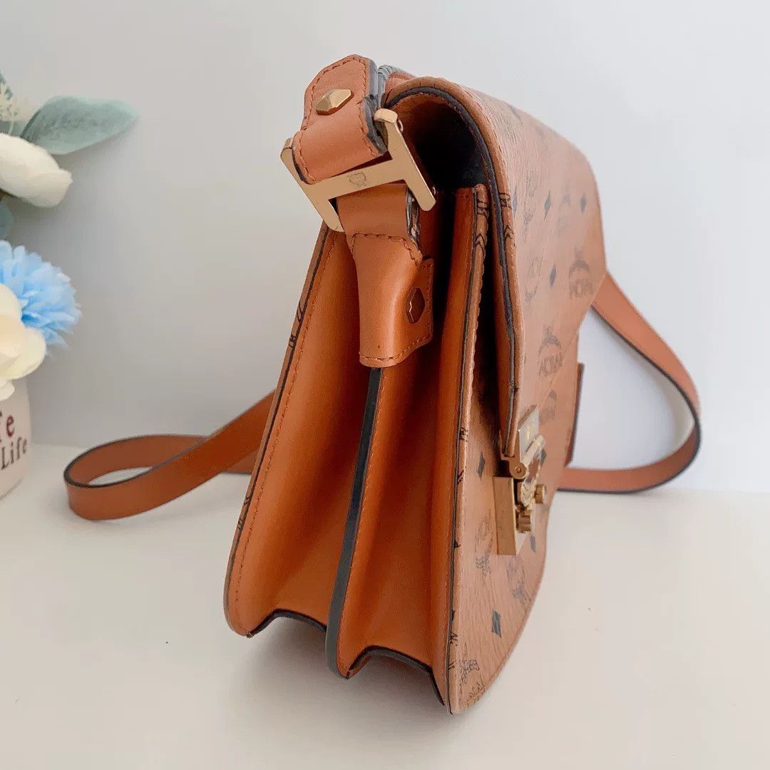 MCM Pre-loved Bag Very good condition Size ONE SIZE - 5 Thumbnail