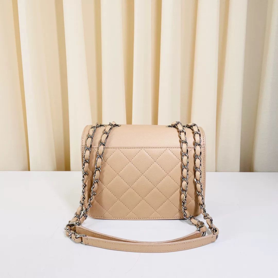 Chanel Pre-loved Bag Very good condition Size ONE SIZE - 2 Thumbnail