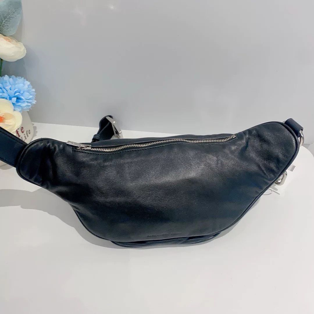 Alexander McQueen Pre-loved Bag Very good condition Size ONE SIZE - 2 Thumbnail