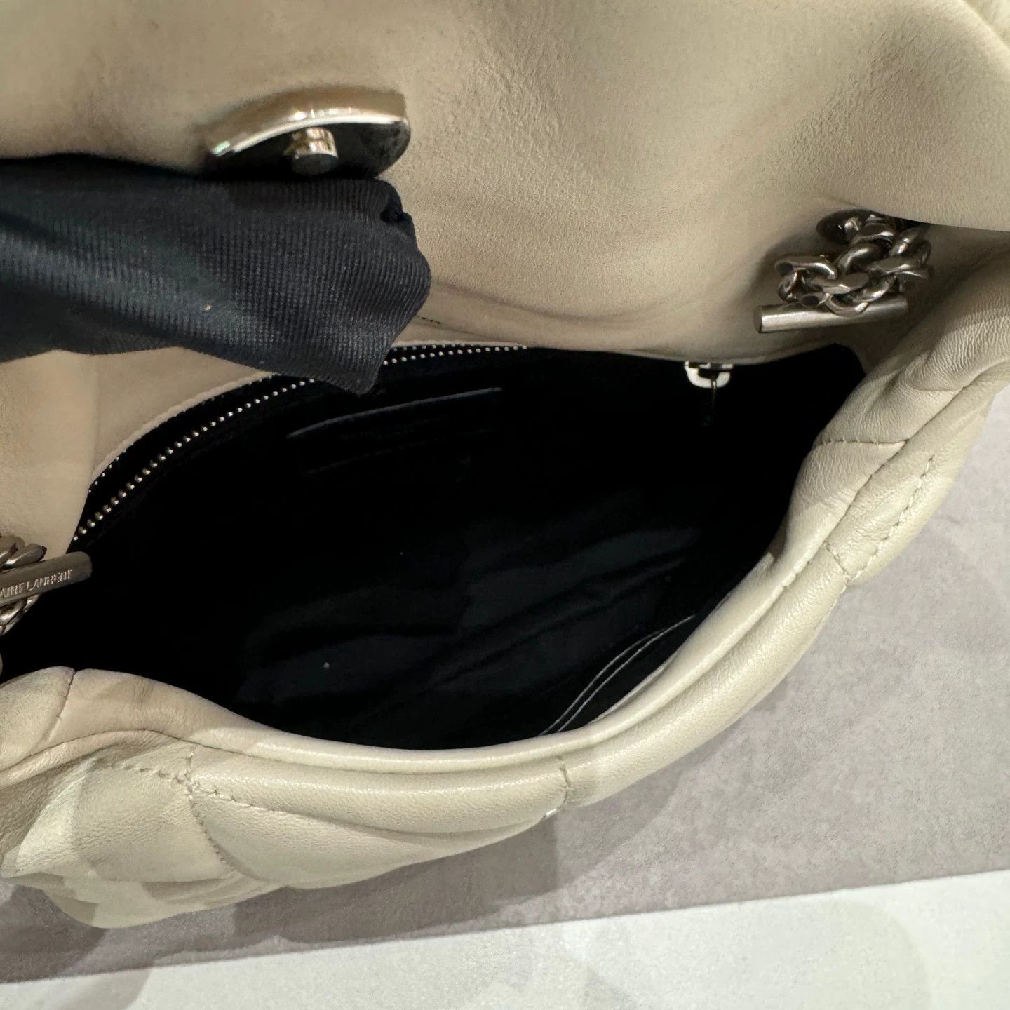 Saint Laurent Paris Pre-loved Bag Very good condition Size ONE SIZE - 2 Thumbnail