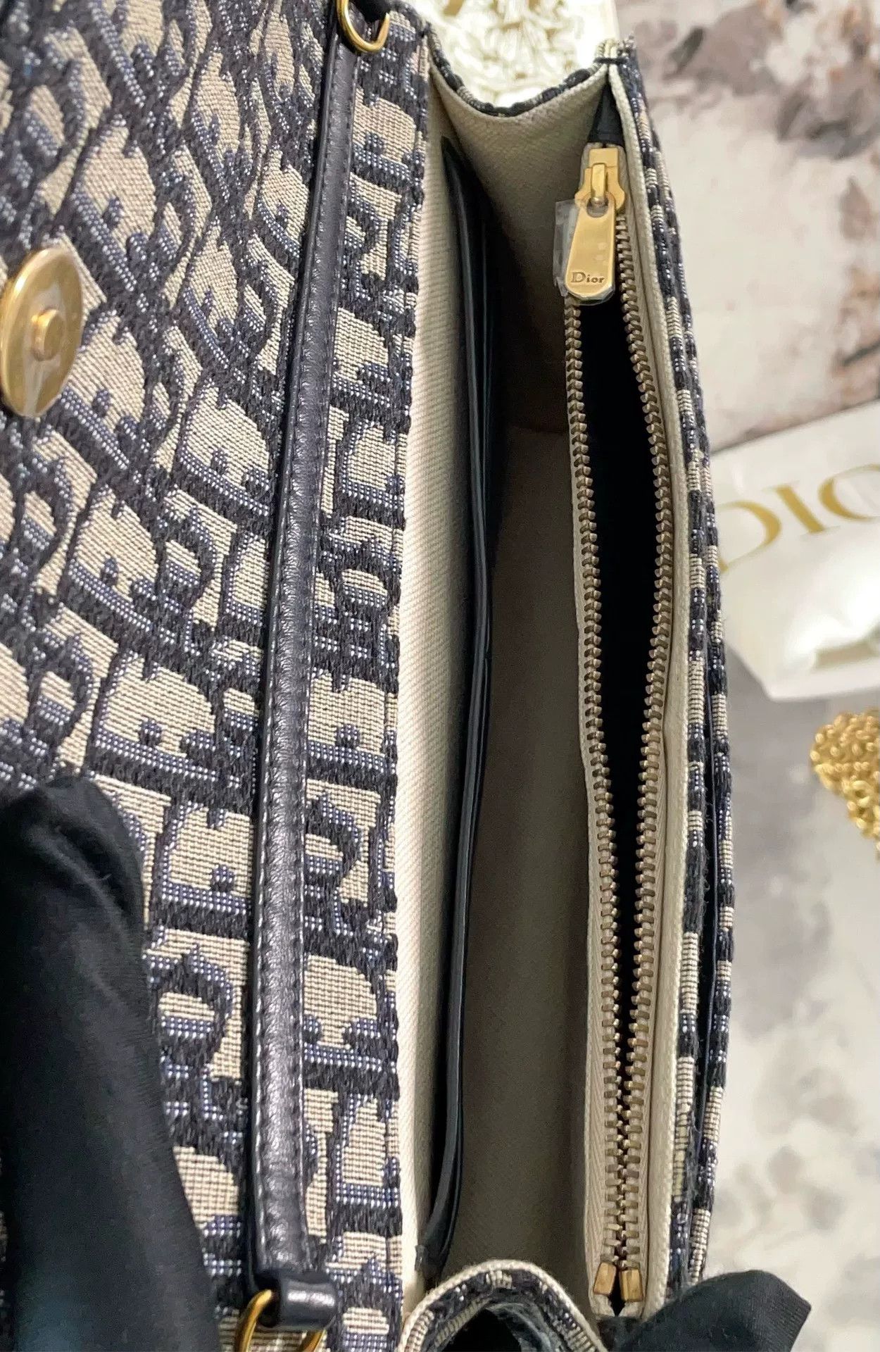 Dior Pre-loved Bag Very good condition Size ONE SIZE - 9 Thumbnail