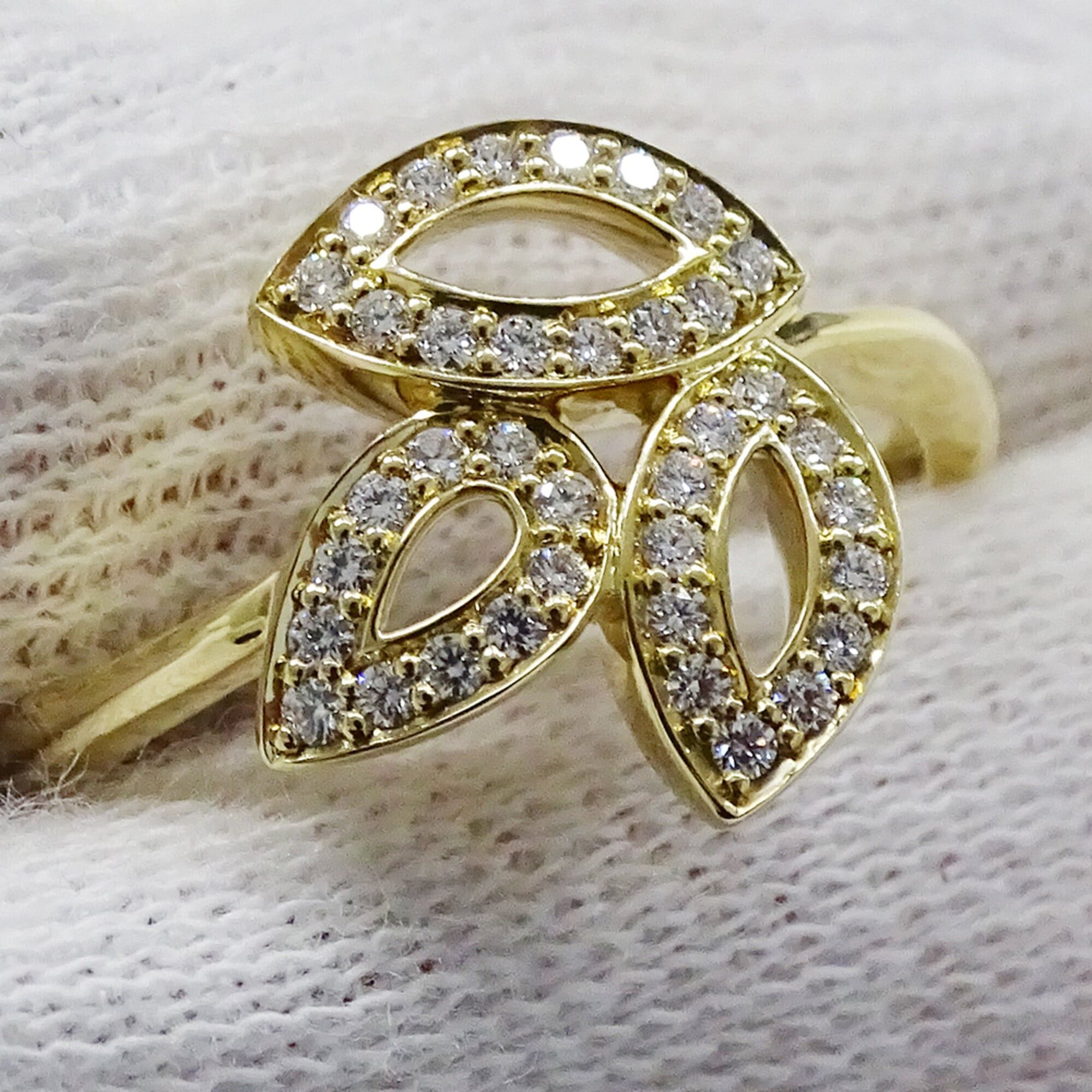 Harry Winston Harry Winston ring for women, brand name, 750YG diamond lily cluster mini yellow gold, approximately 1 piece, polished jewelry. Size ONE SIZE - 9 Thumbnail