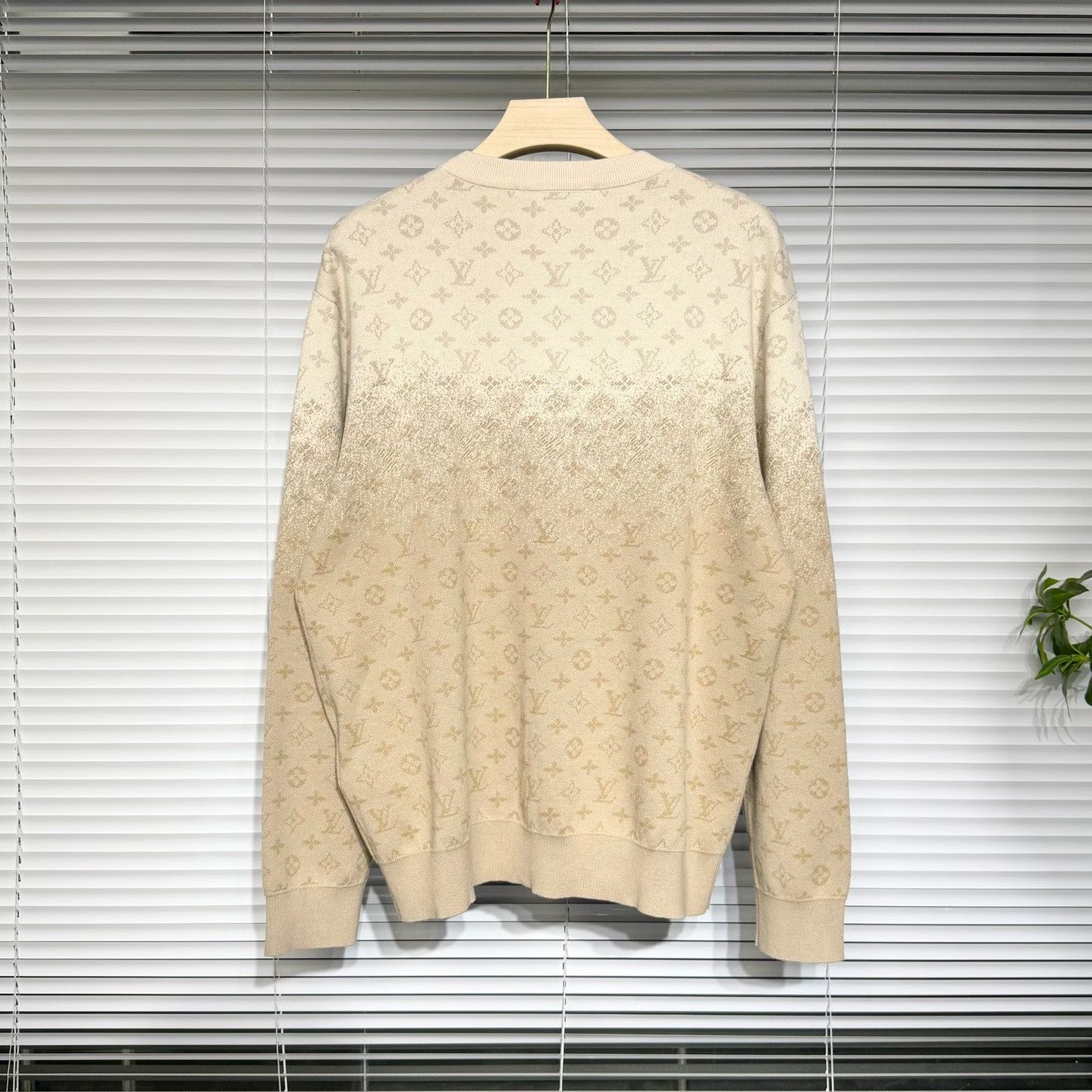 Louis Vuitton LV SS26 XXL Knit Logo Sweater Size US XXL / EU 58 / 5 - 2 Thumbnail