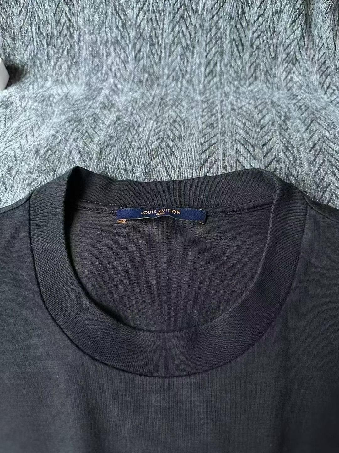 Louis Vuitton Louis Vuitton LV Black Gradient Print Tee Size US XXL / EU 58 / 5 - 3 Thumbnail