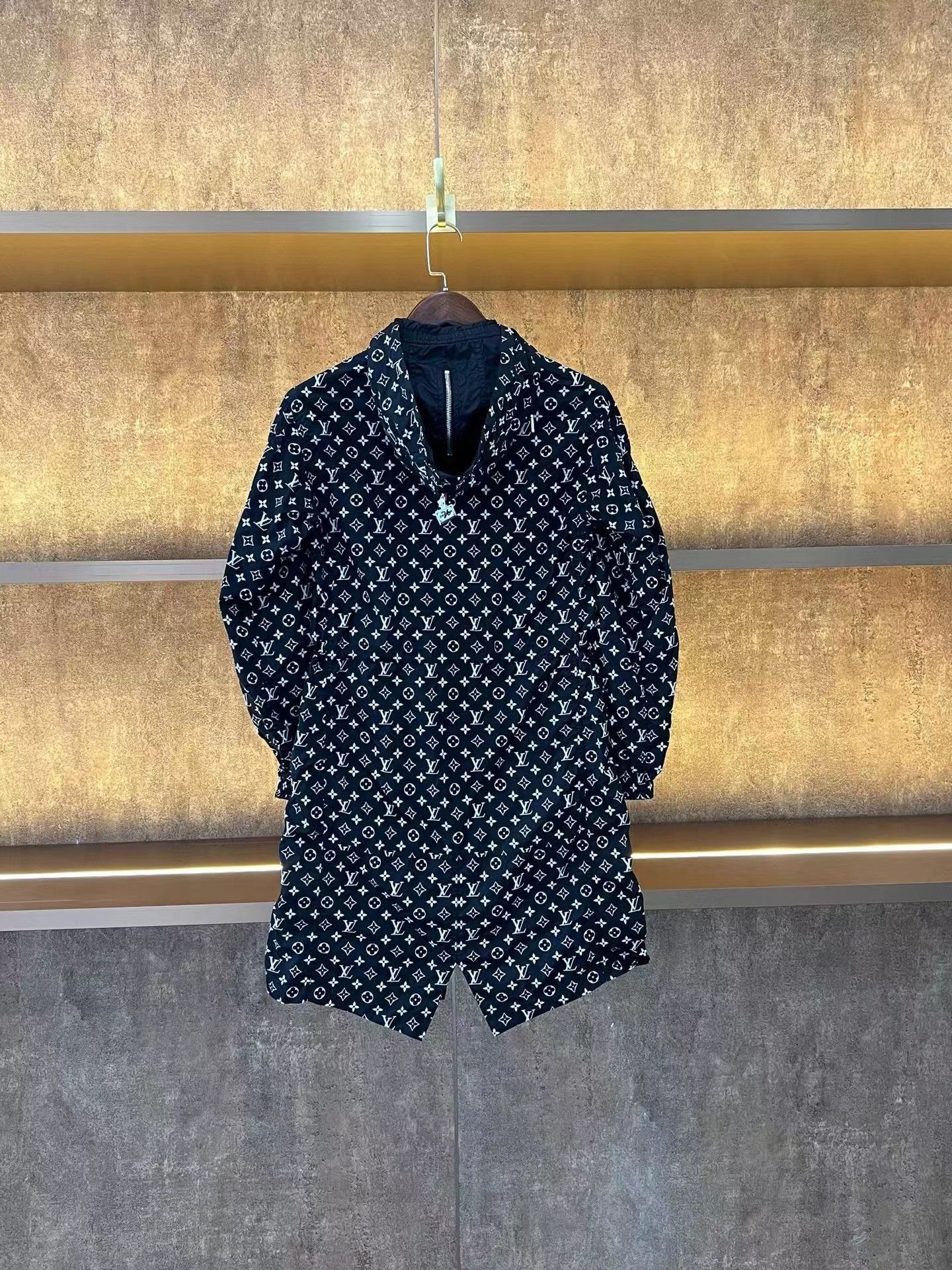 Louis Vuitton LV All-Over Print Waist-Cinched Windbreaker Size XXS / US 00 / IT 34 - 2 Thumbnail