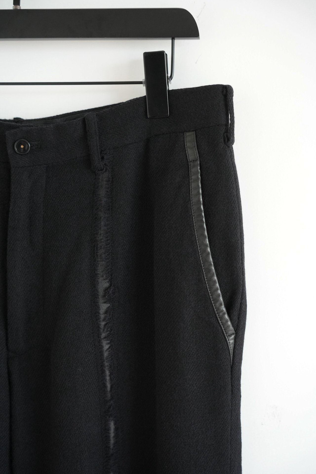 Yohji Yamamoto Yohji Yamamoto 05AW Ripped Leather Trousers Size US 26 / EU 42 - 4 Thumbnail