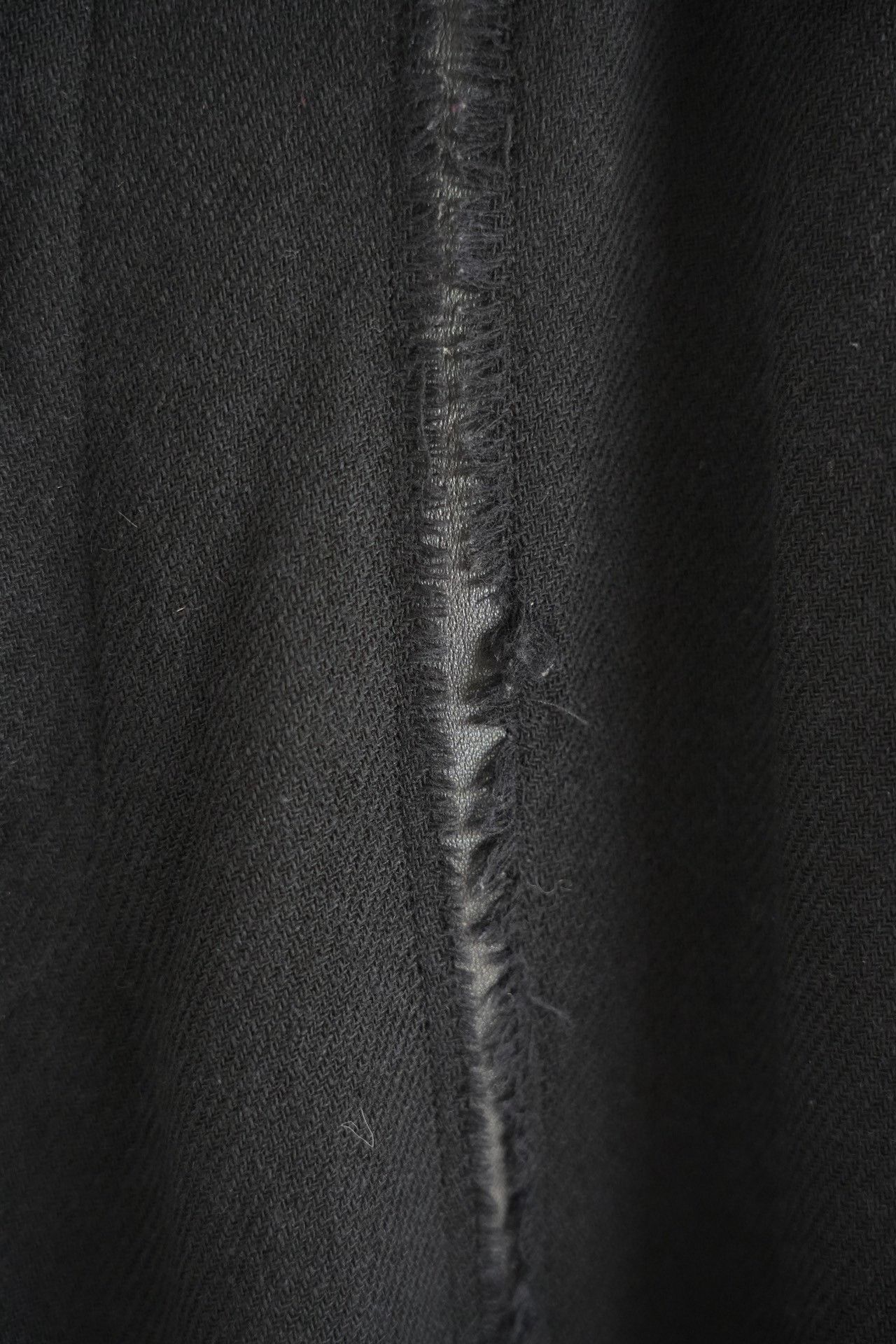 Yohji Yamamoto Yohji Yamamoto 05AW Ripped Leather Trousers Size US 26 / EU 42 - 5 Thumbnail