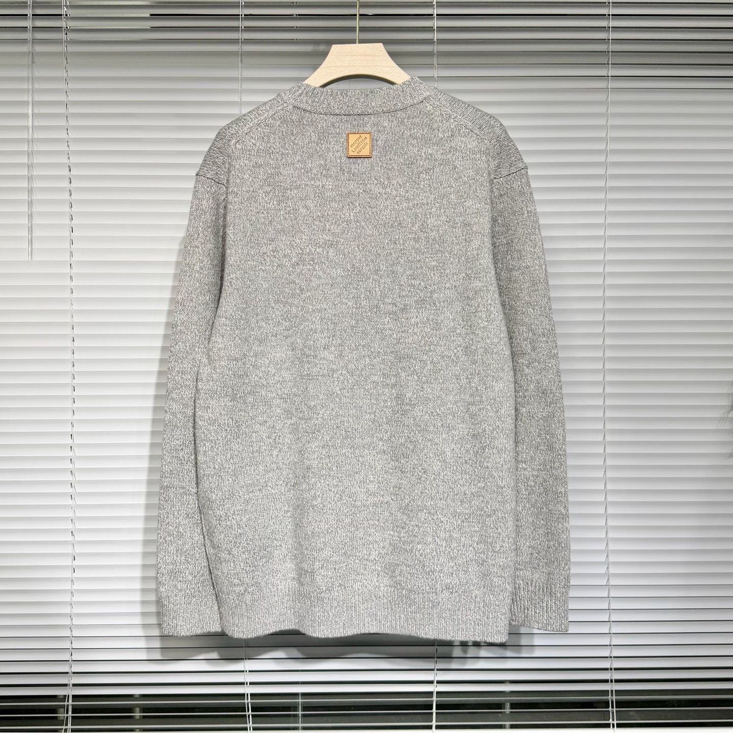 Louis Vuitton LV 2026 New Gray Knitted Sweater Size US XL / EU 56 / 4 - 2 Thumbnail