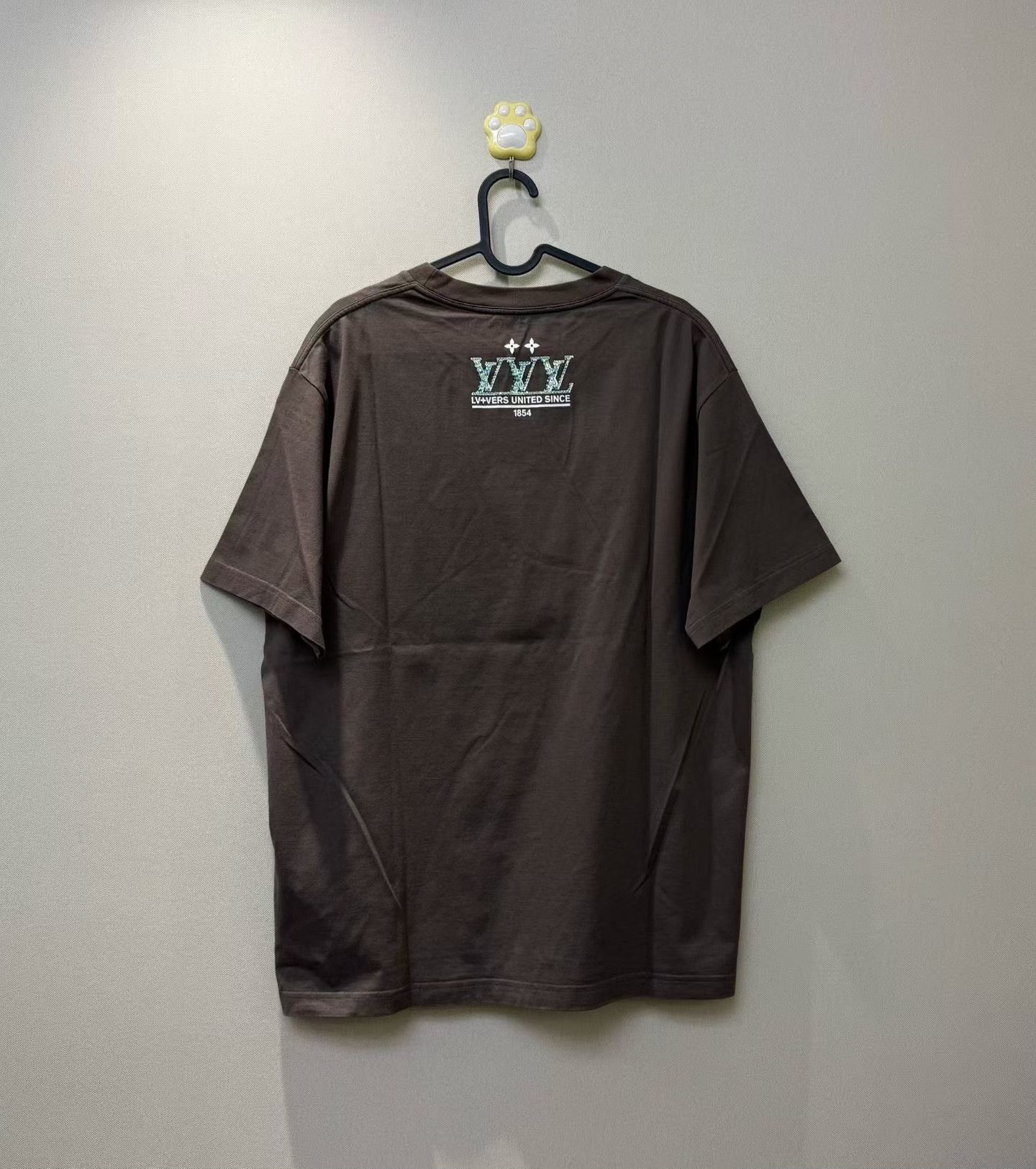 Louis Vuitton Louis Vuitton Brown Pearl Rhinestone Logo Tee Size L / US 10 / IT 46 - 4 Thumbnail
