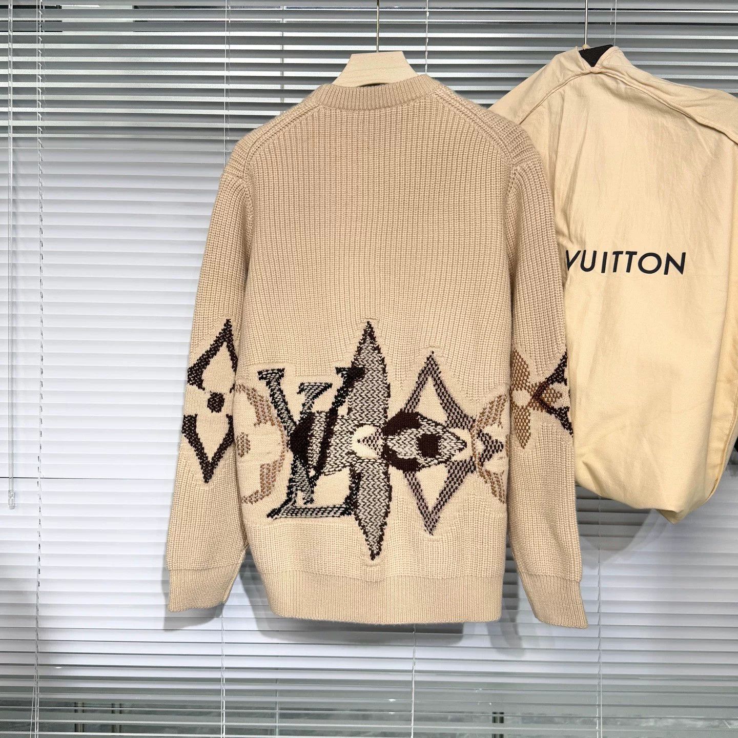 Louis Vuitton Louis Vuitton 2026 Ski Collection Sweater Size US S / EU 44-46 / 1 - 2 Thumbnail