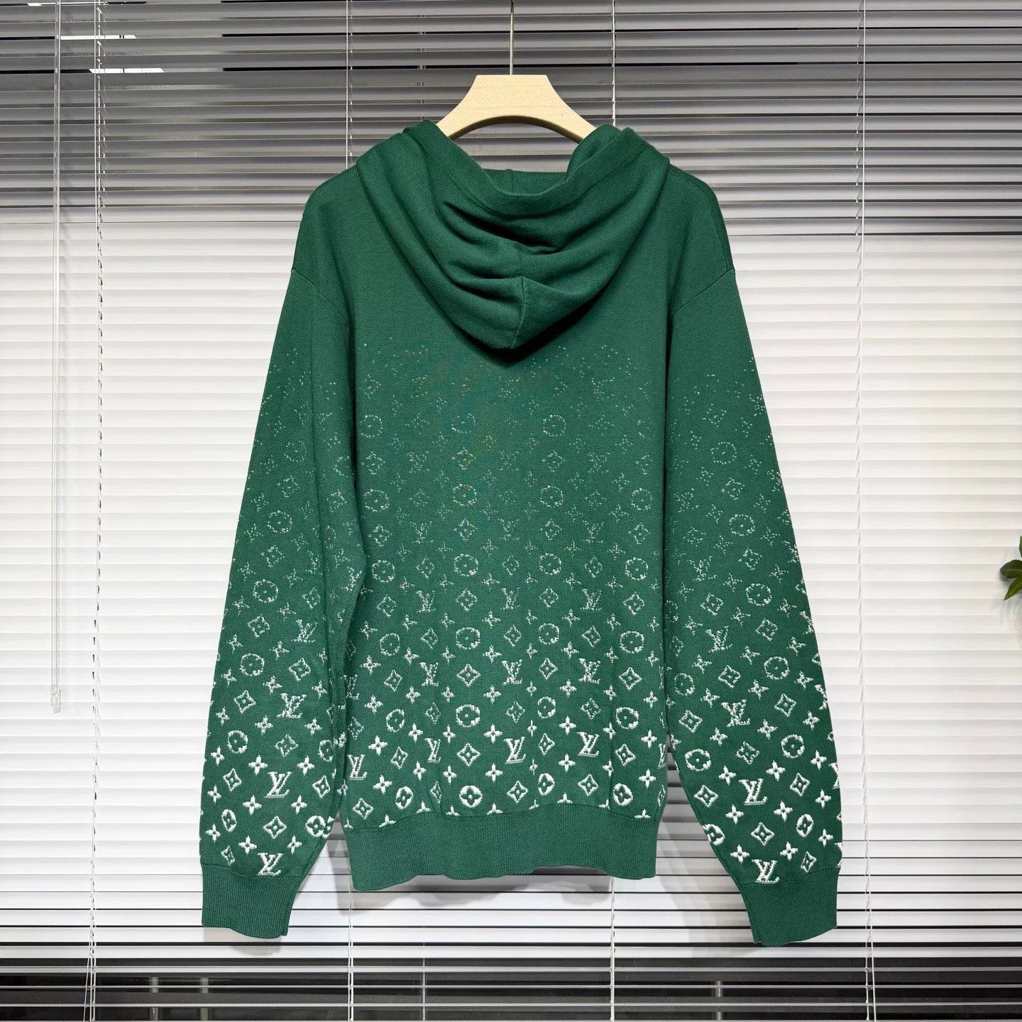 Louis Vuitton LV Monogram Gradient Knit Hoodie Size US XL / EU 56 / 4 - 2 Thumbnail