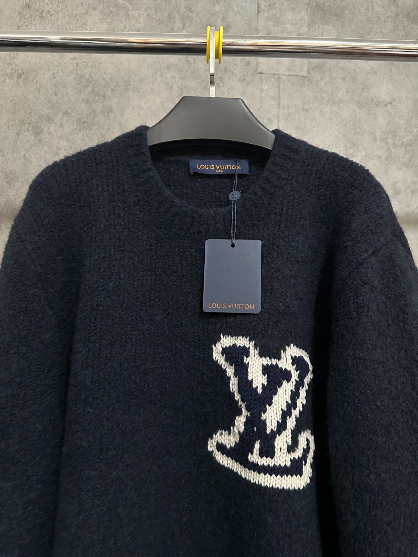 Louis Vuitton LV Intarsia Logo Navy Knit Sweater Size US L / EU 52-54 / 3 - 2 Thumbnail