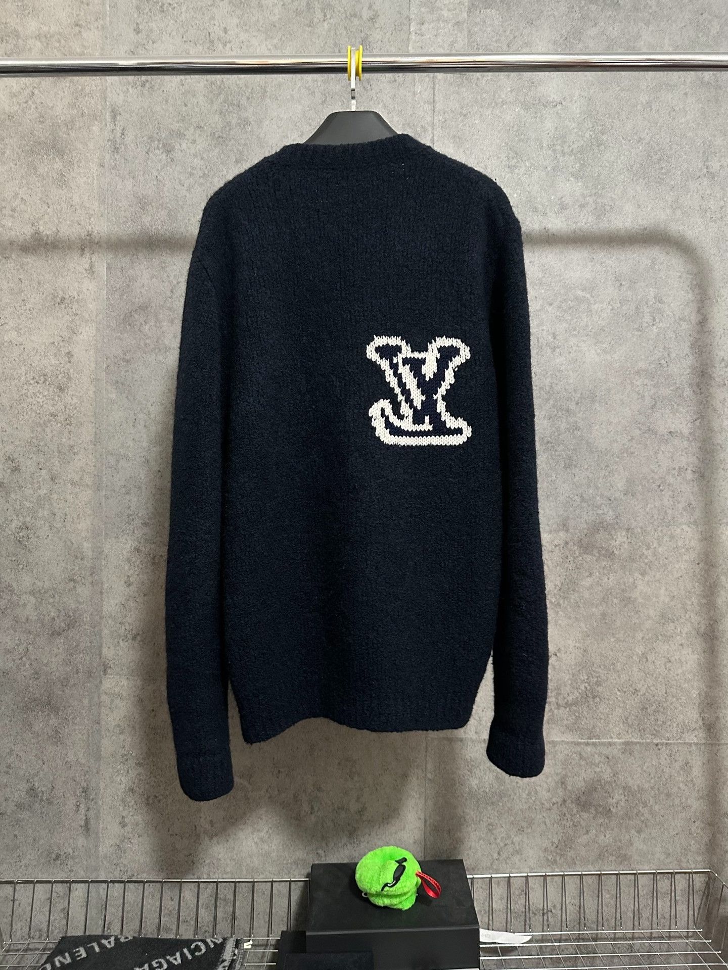 Louis Vuitton LV Intarsia Logo Navy Knit Sweater Size US L / EU 52-54 / 3 - 4 Thumbnail