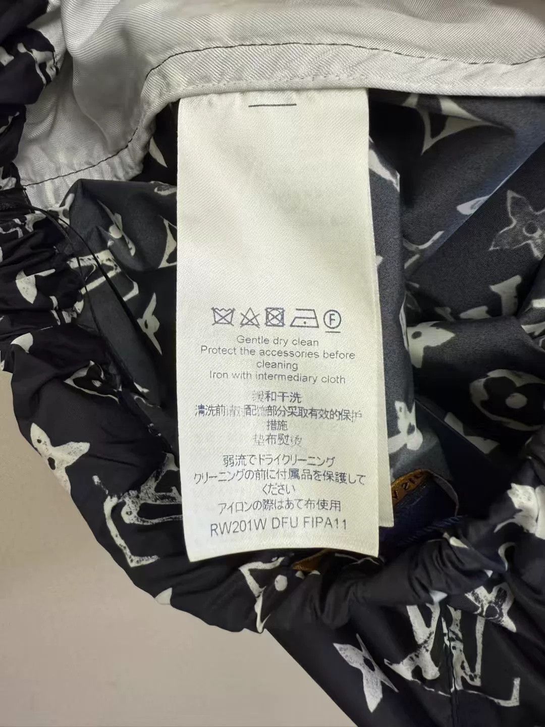 Louis Vuitton Louis Vuitton LV Monogram Nylon Shorts Size US 27 - 3 Thumbnail