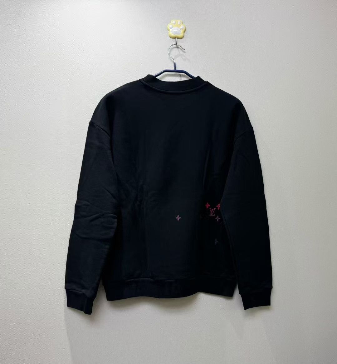 Louis Vuitton Louis Vuitton LV Embroidered Gradient Logo Sweatshirt Size US L / EU 52-54 / 3 - 4 Thumbnail