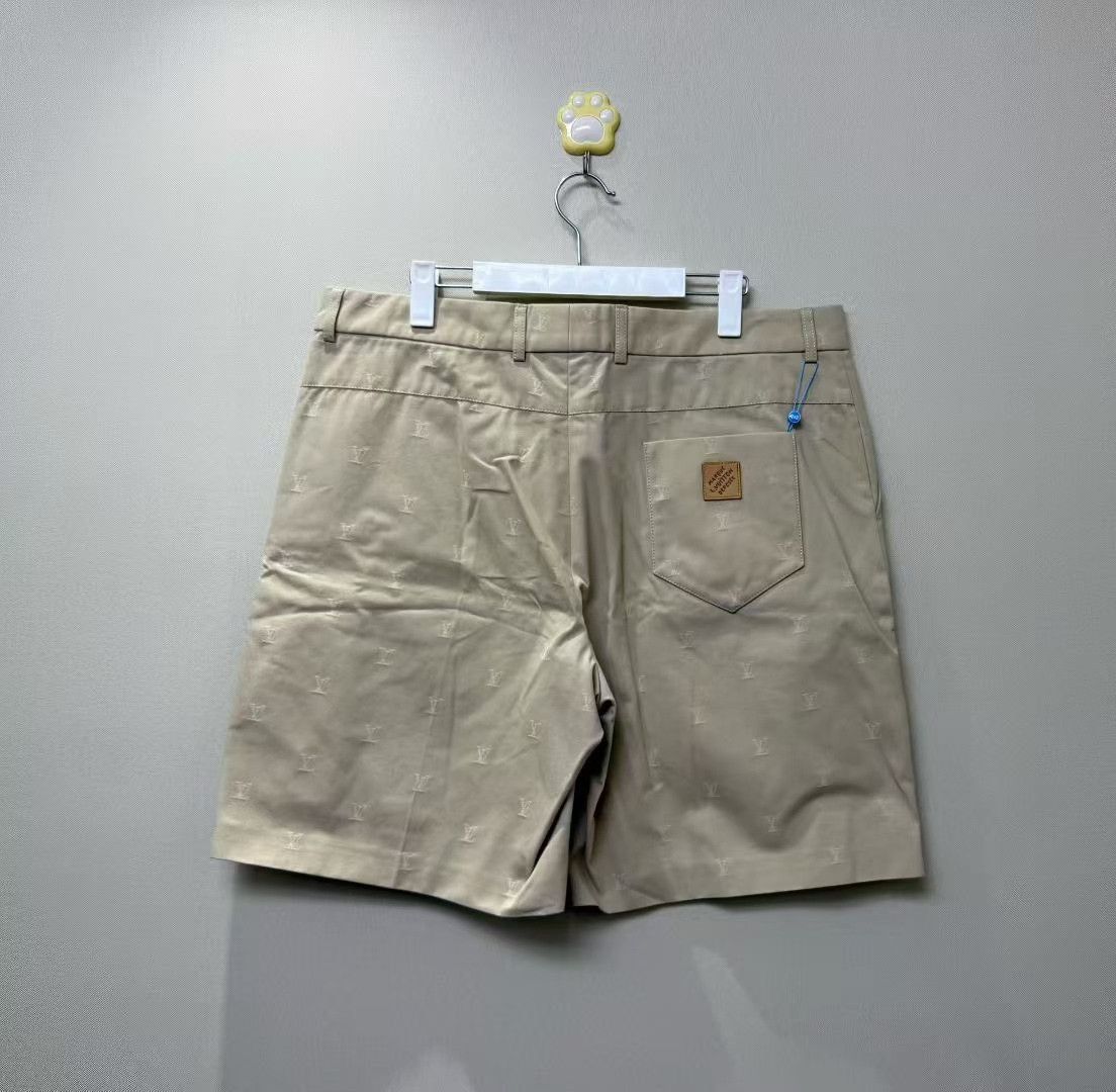 Louis Vuitton Louis Vuitton LV Logo Embroidered Shorts Size US 28 / EU 44 - 4 Thumbnail