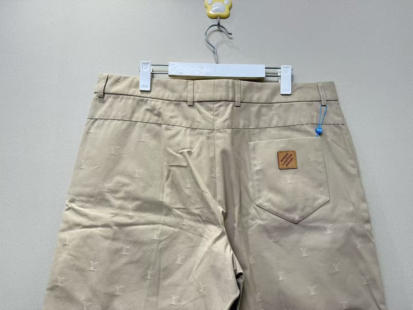 Louis Vuitton Louis Vuitton LV Logo Embroidered Shorts Size US 28 / EU 44 - 5 Thumbnail