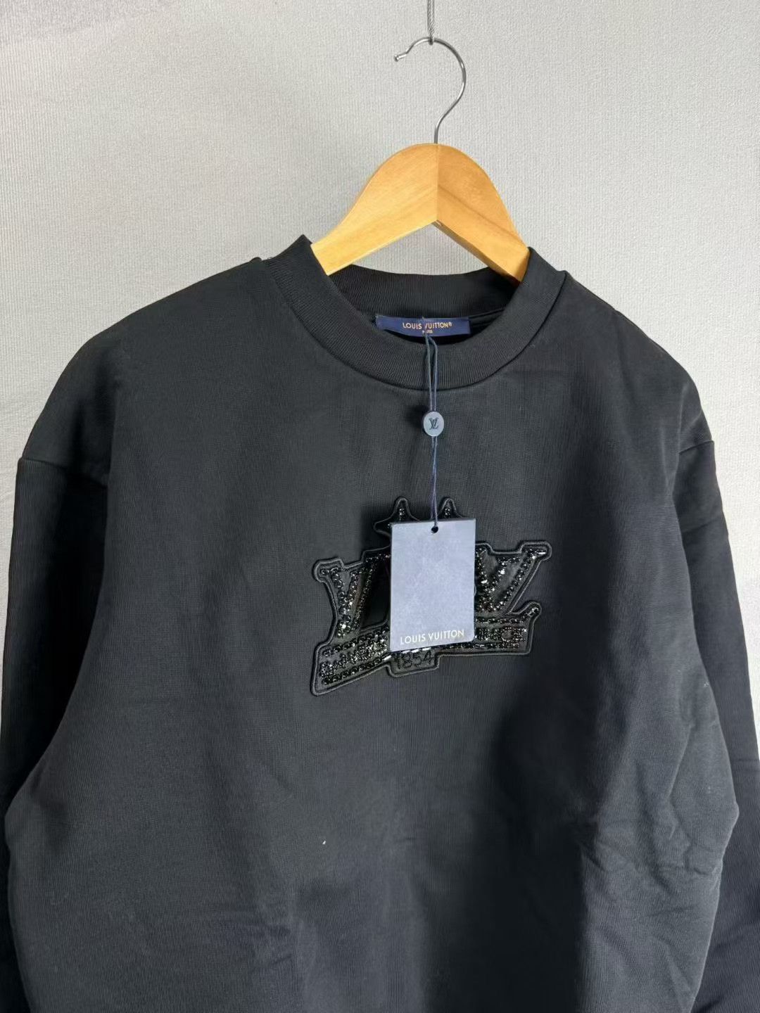 Louis Vuitton Louis Vuitton Onyx Logo Sweatshirt XL Size US XL / EU 56 / 4 - 2 Thumbnail
