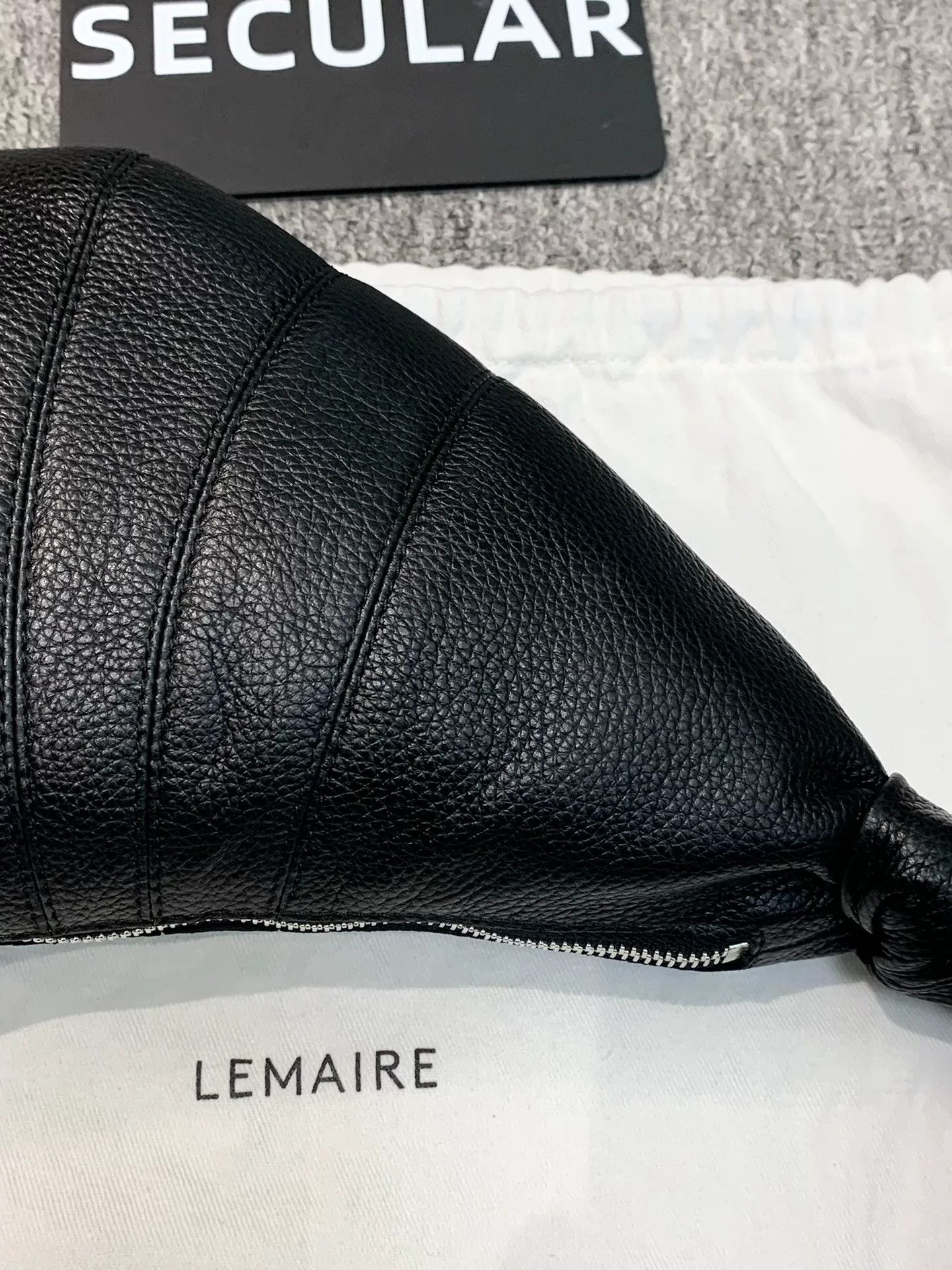 Lemaire Lemaire Small Black Cowhide Croissant Bag Size ONE SIZE - 9 Thumbnail