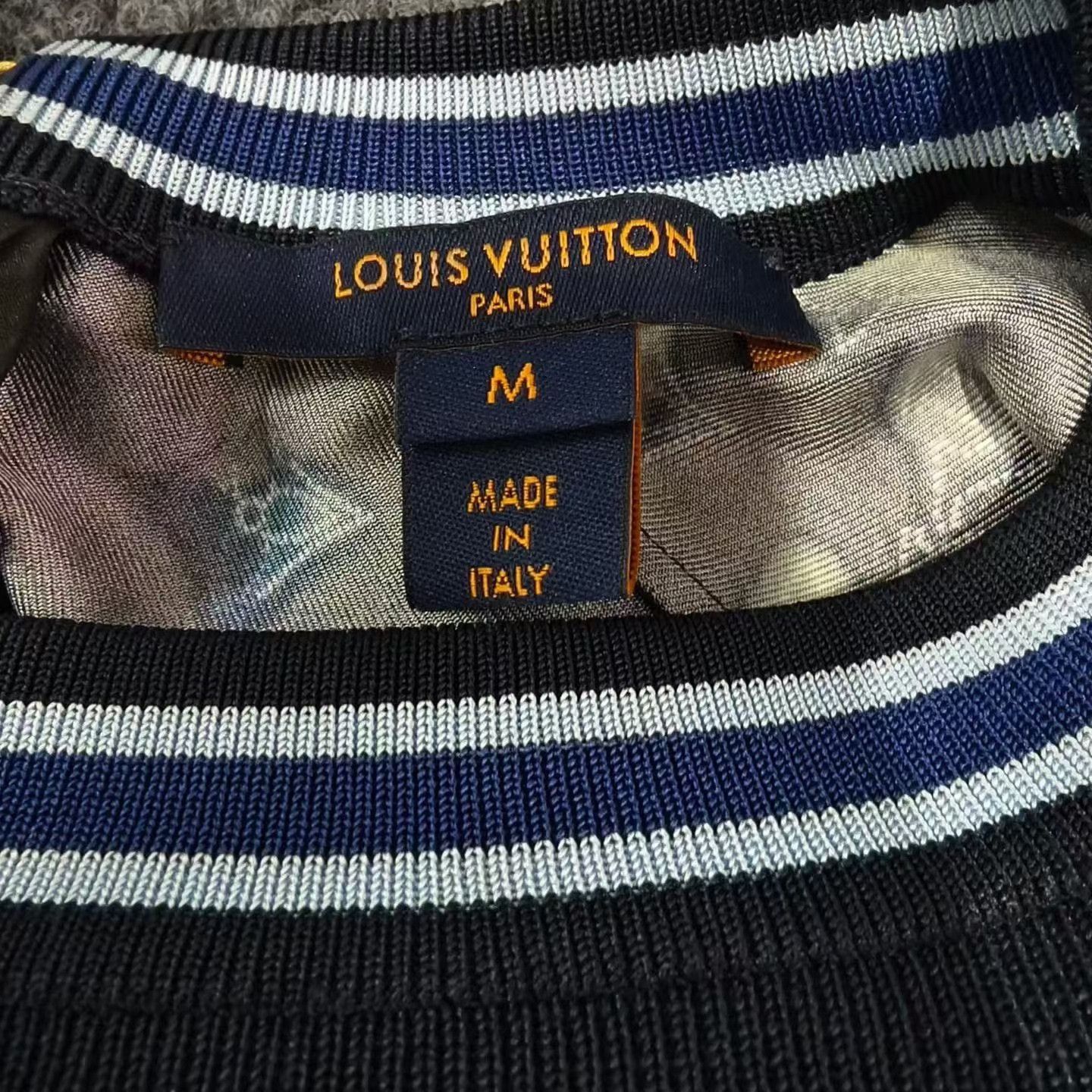 Louis Vuitton Louis Vuitton Silk All-Over Ink Print Top Size M / US 6-8 / IT 42-44 - 3 Thumbnail