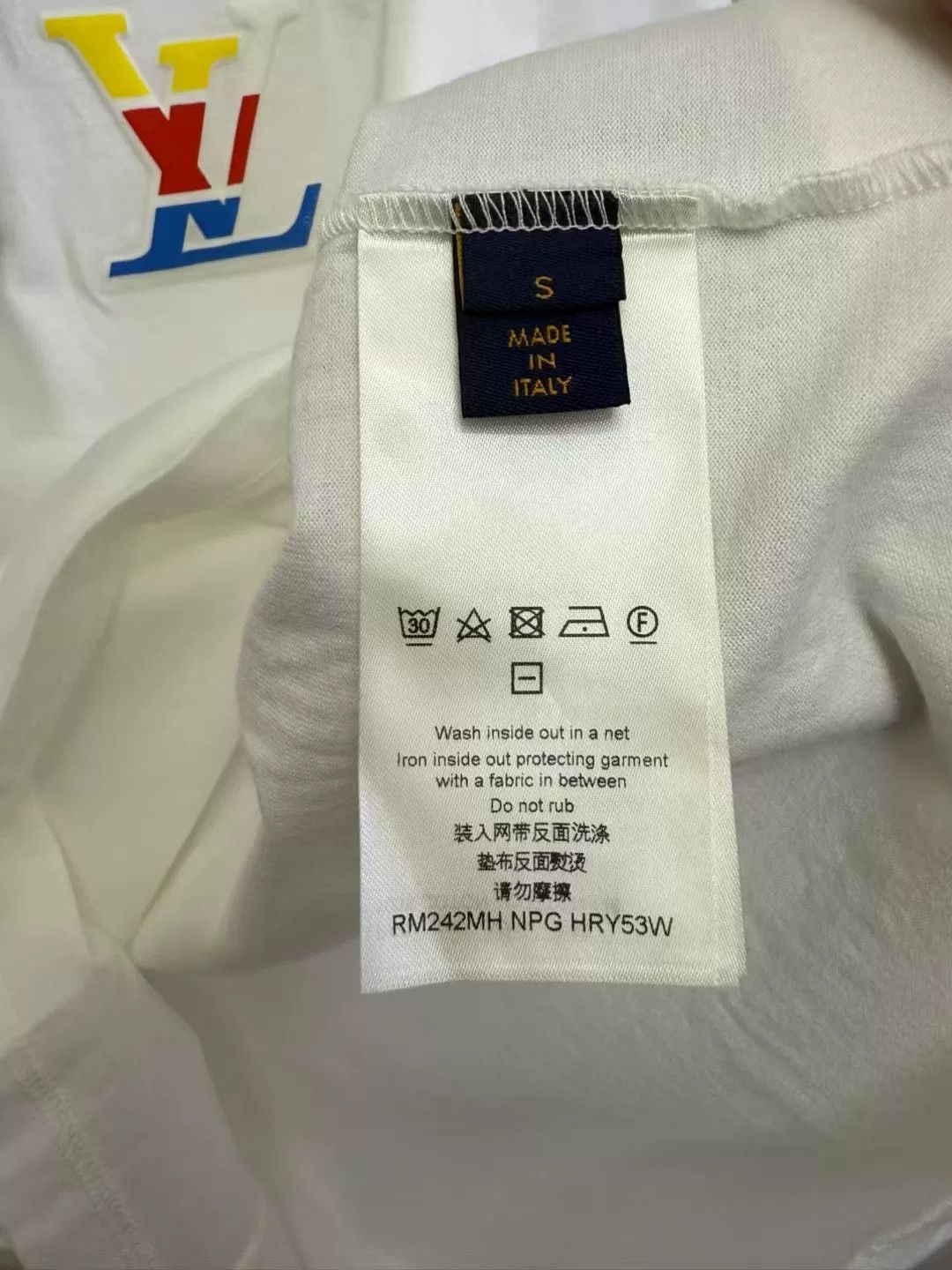 Louis Vuitton Louis Vuitton LV Sailing Color Logo T-shirt Size US S / EU 44-46 / 1 - 3 Thumbnail