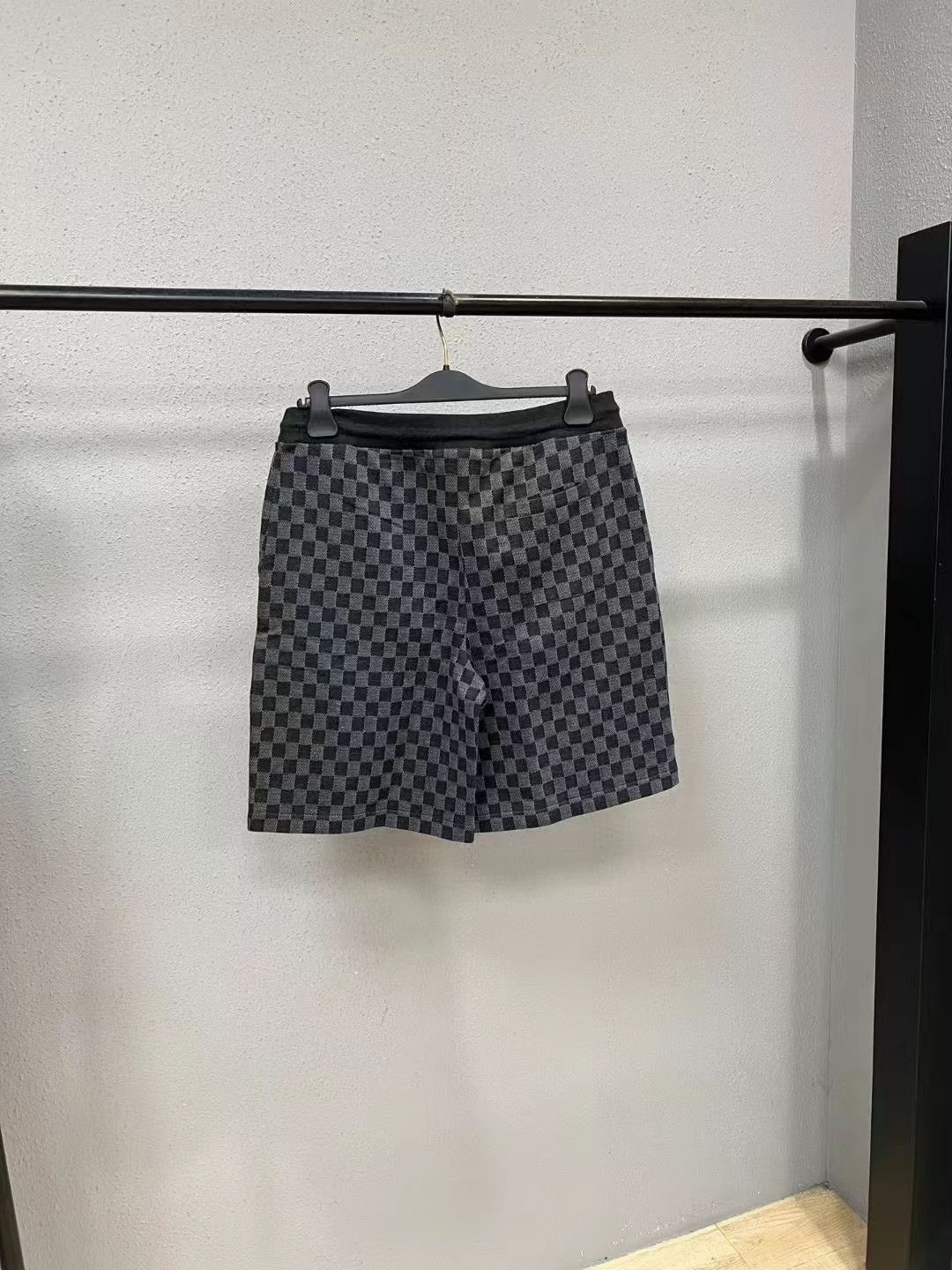 Louis Vuitton LV Checkered Shorts Size US 30 / EU 46 - 2 Thumbnail