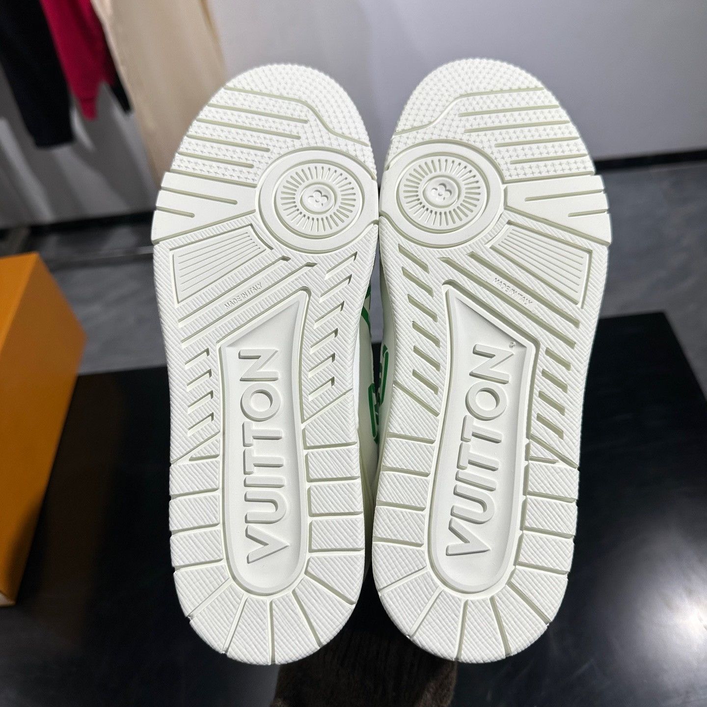 Louis Vuitton Louis Vuitton Trainer Sneakers Size US 8.5 / EU 41-42 - 4 Thumbnail