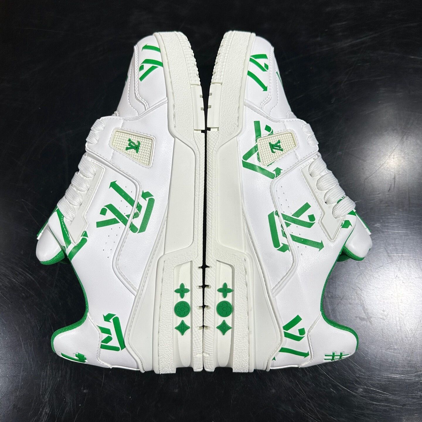 Louis Vuitton Louis Vuitton Trainer Sneakers Size US 8.5 / EU 41-42 - 7 Thumbnail