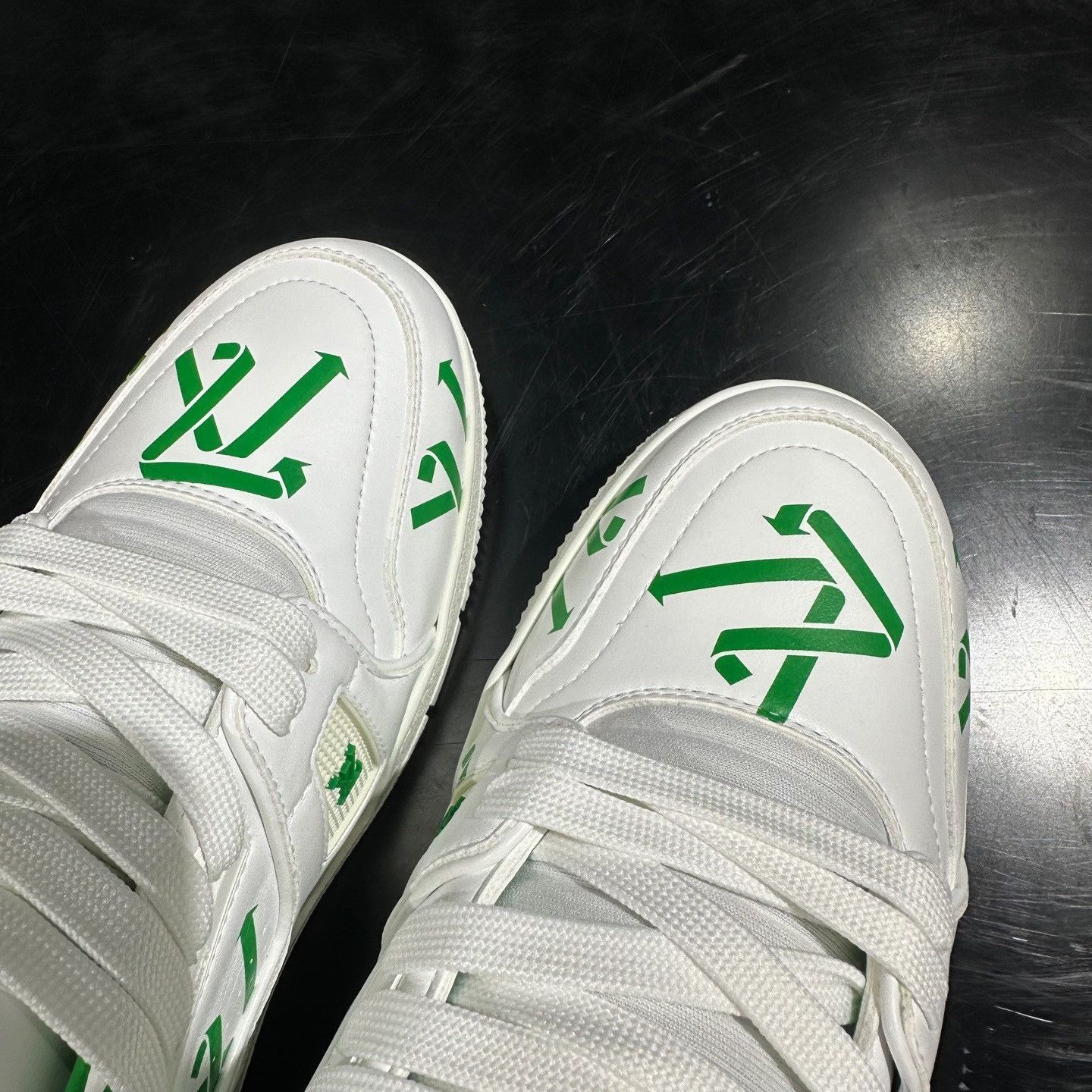 Louis Vuitton Louis Vuitton Trainer Sneakers Size US 8.5 / EU 41-42 - 5 Thumbnail