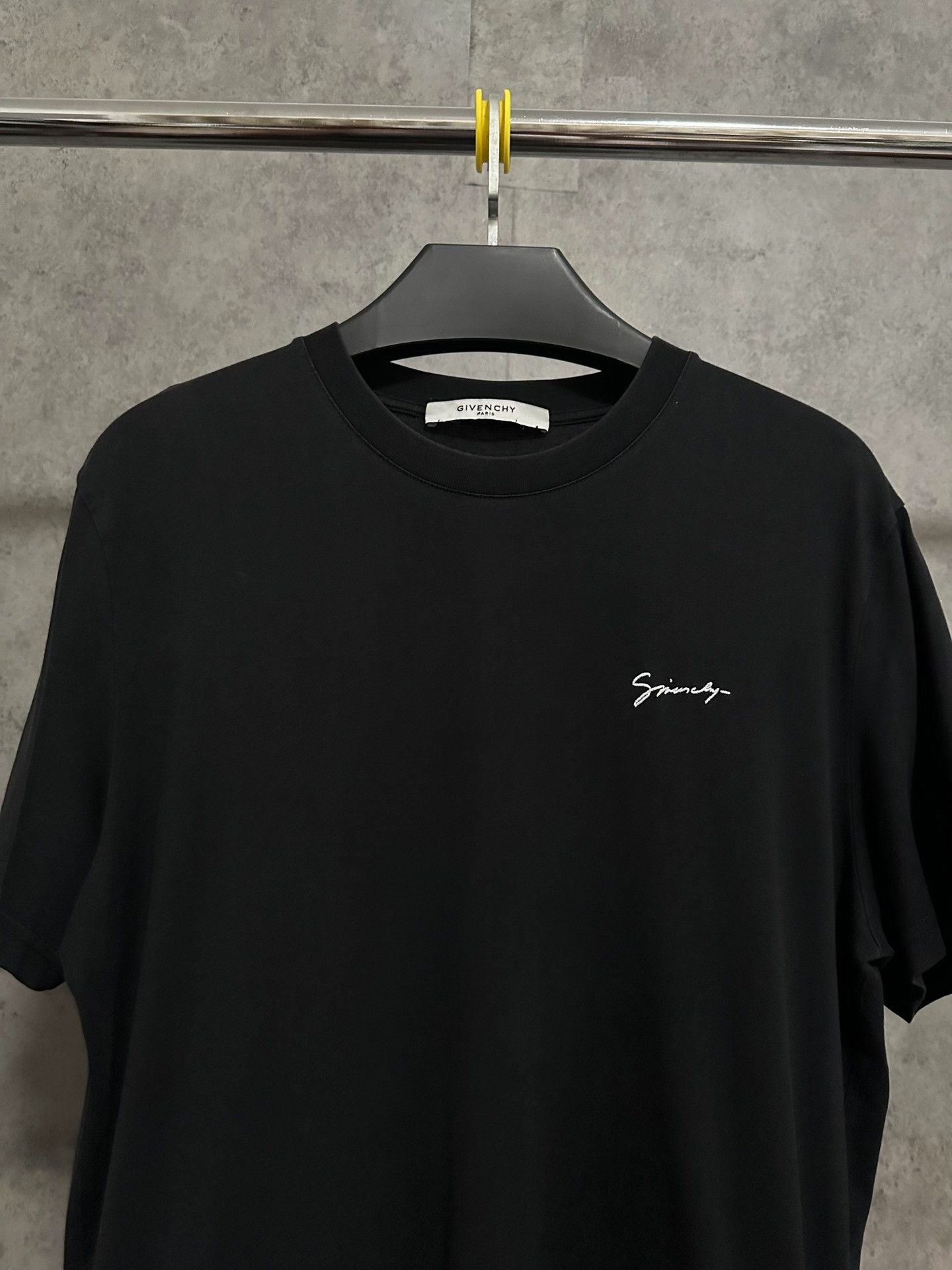 Givenchy Givenchy Embroidered Logo Short Sleeve T-shirt Size US M / EU 48-50 / 2 - 2 Thumbnail