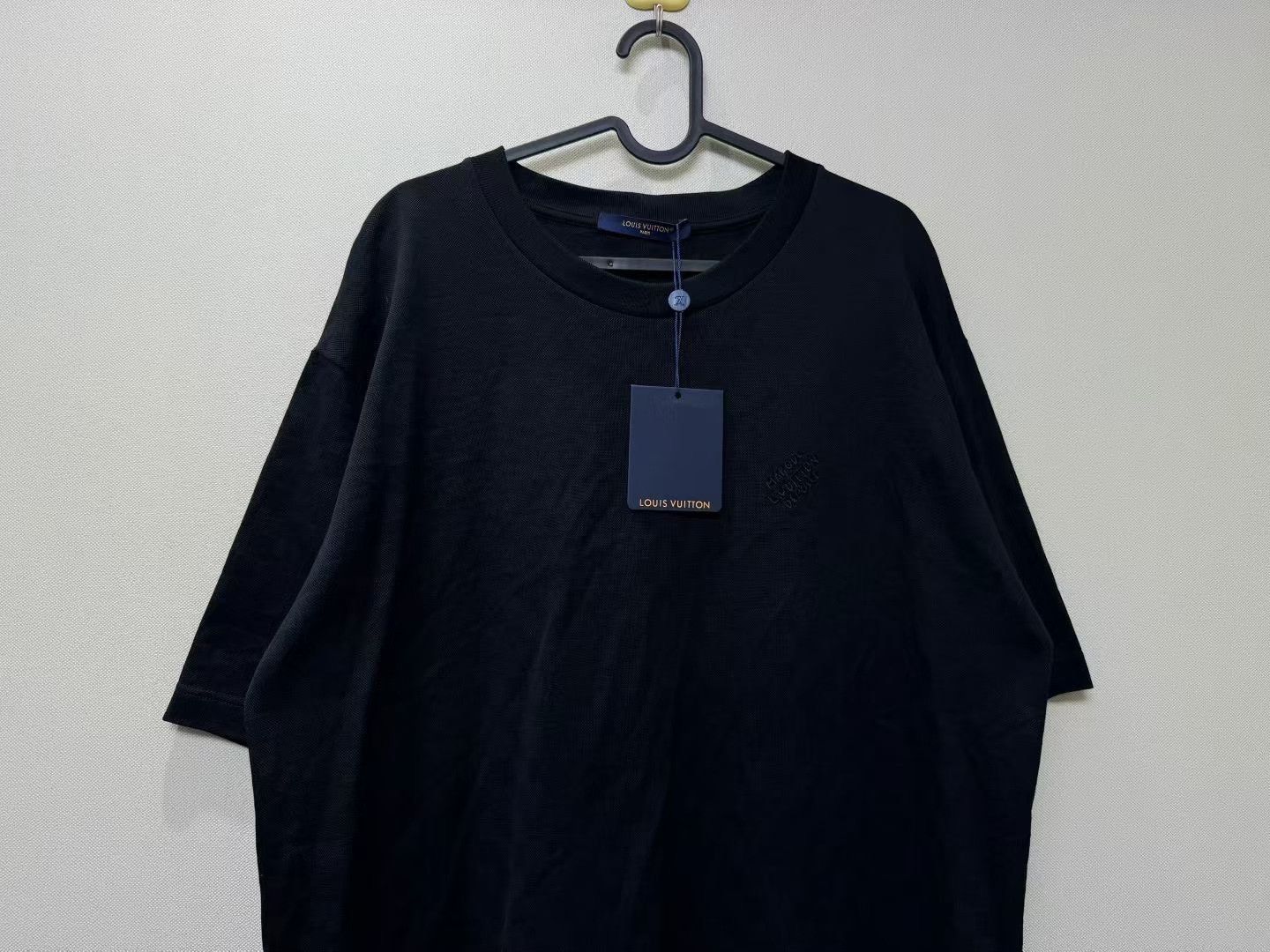 Louis Vuitton Louis Vuitton LV x Pharrell Damier Logo T-shirt Size US XXL / EU 58 / 5 - 2 Thumbnail