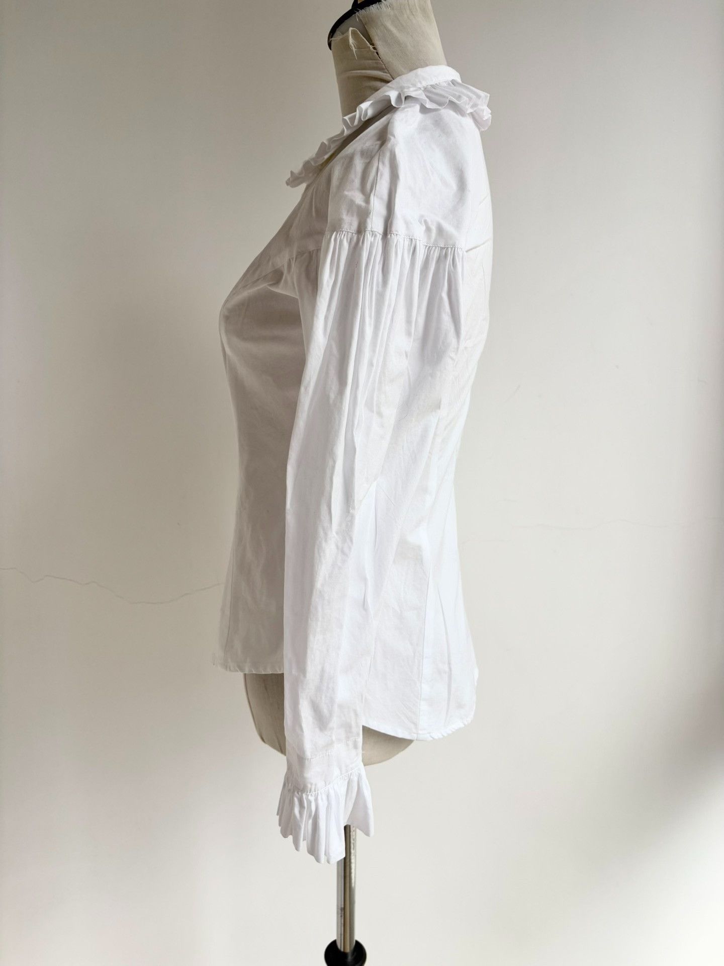 Vivienne Westwood Vivienne Westwood Vintage White Ruffled Shirt Size S / US 4 / IT 40 - 4 Thumbnail